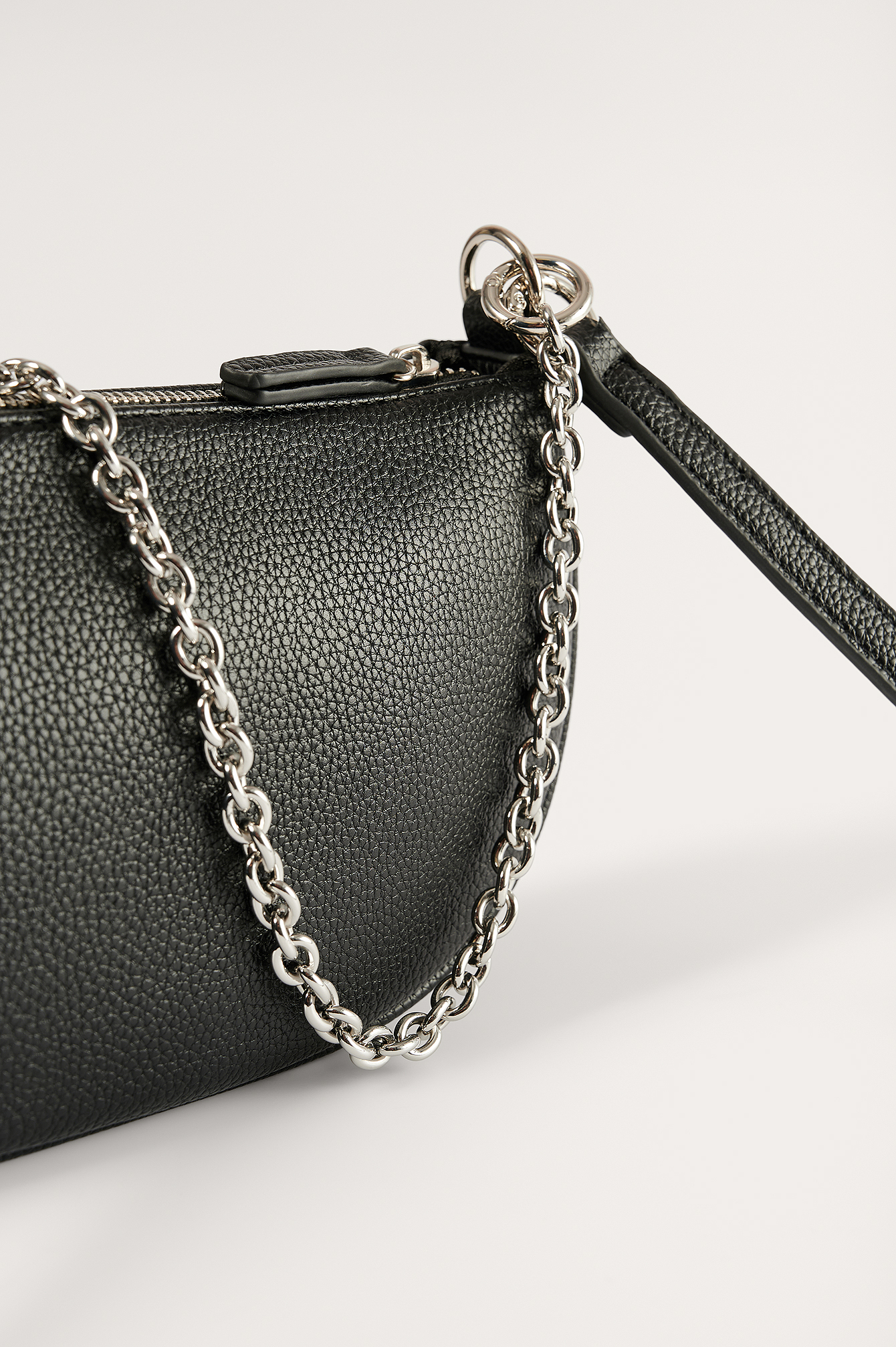 Basic Chain Strap Crossbody Bag Black