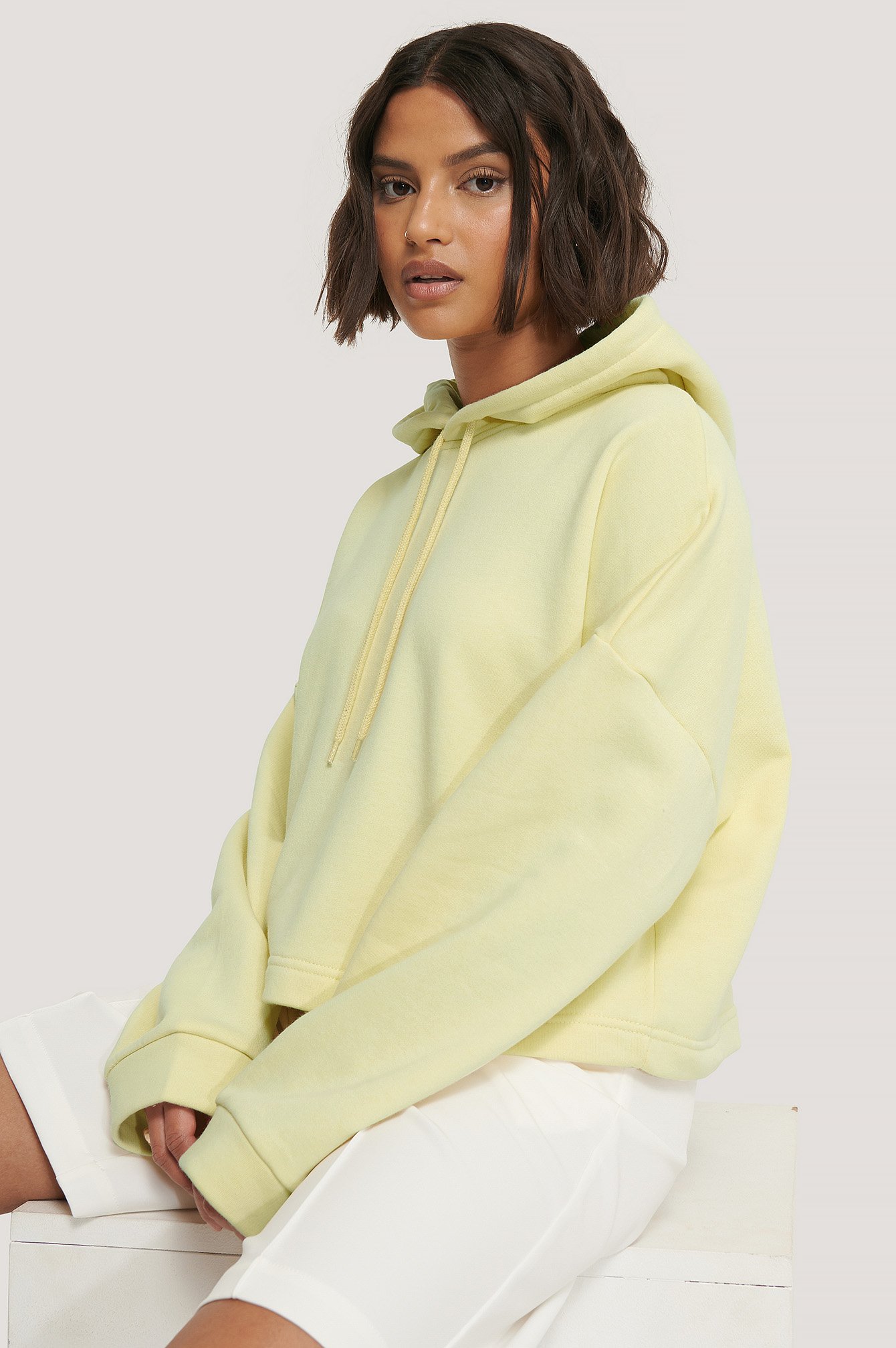 Light Yellow Organisch basic cropped hoodie