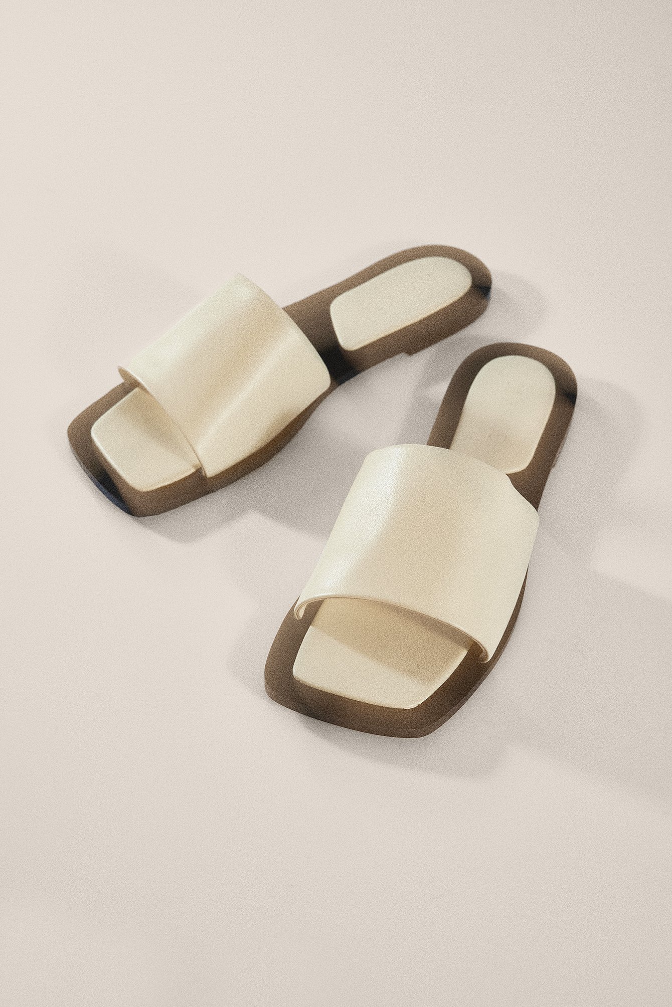 Cream Flate basic sandaler