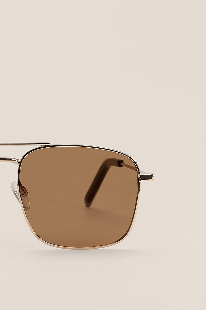 Gold/Brown Okulary przeciwsłoneczne z prostymi metalowymi oprawkami