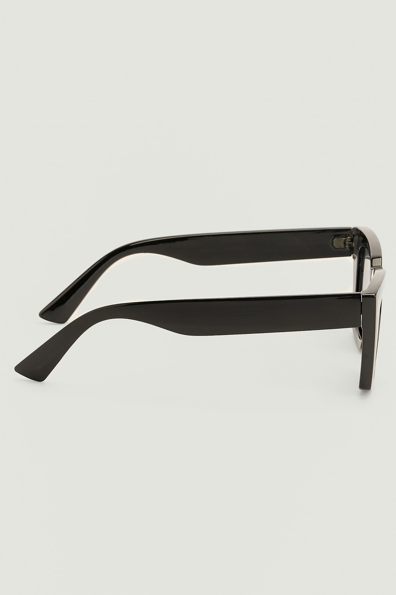 Black Basic Squared Sunglasses