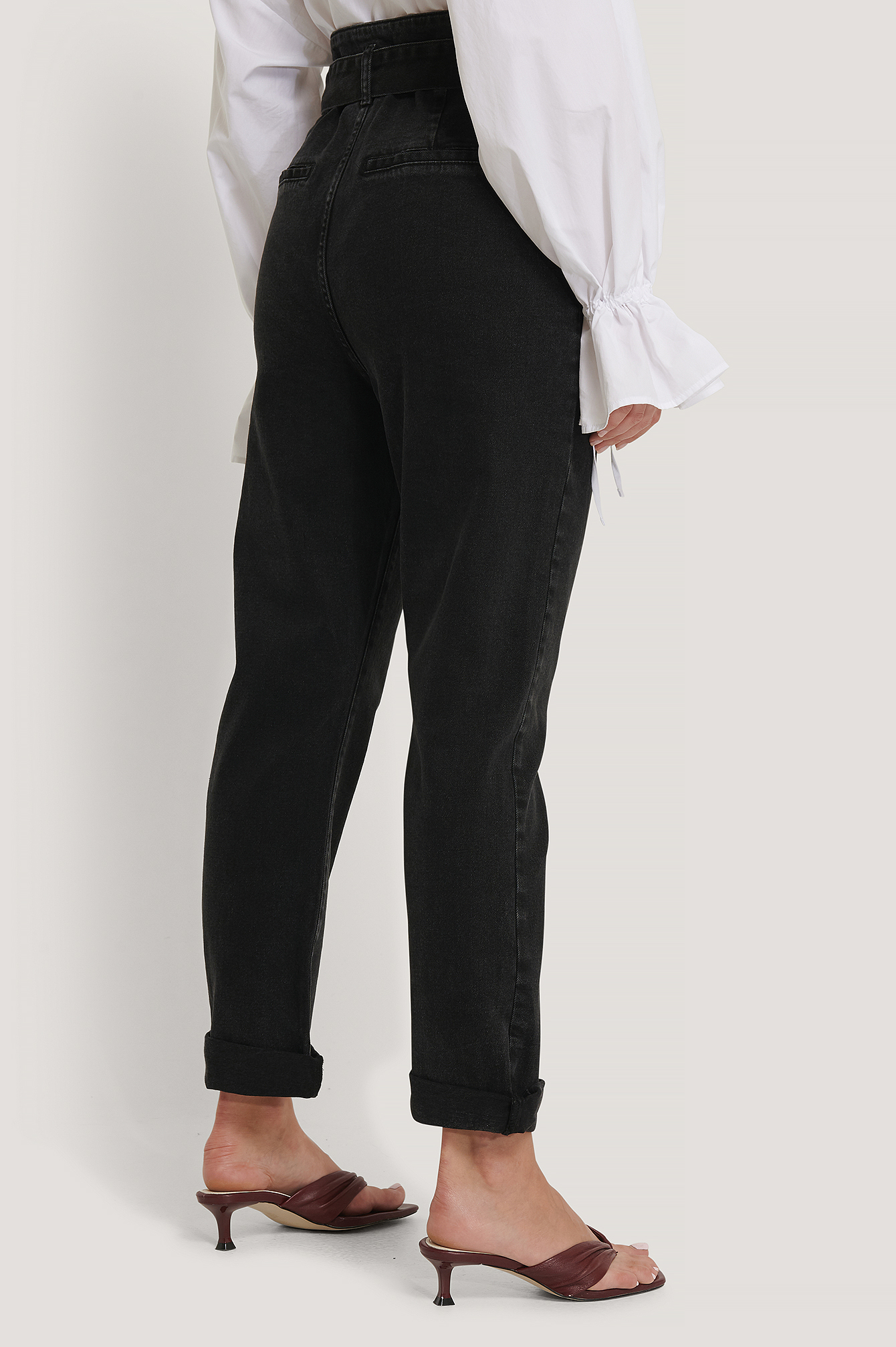 Belted Paperbag Turn Up Jeans Black 