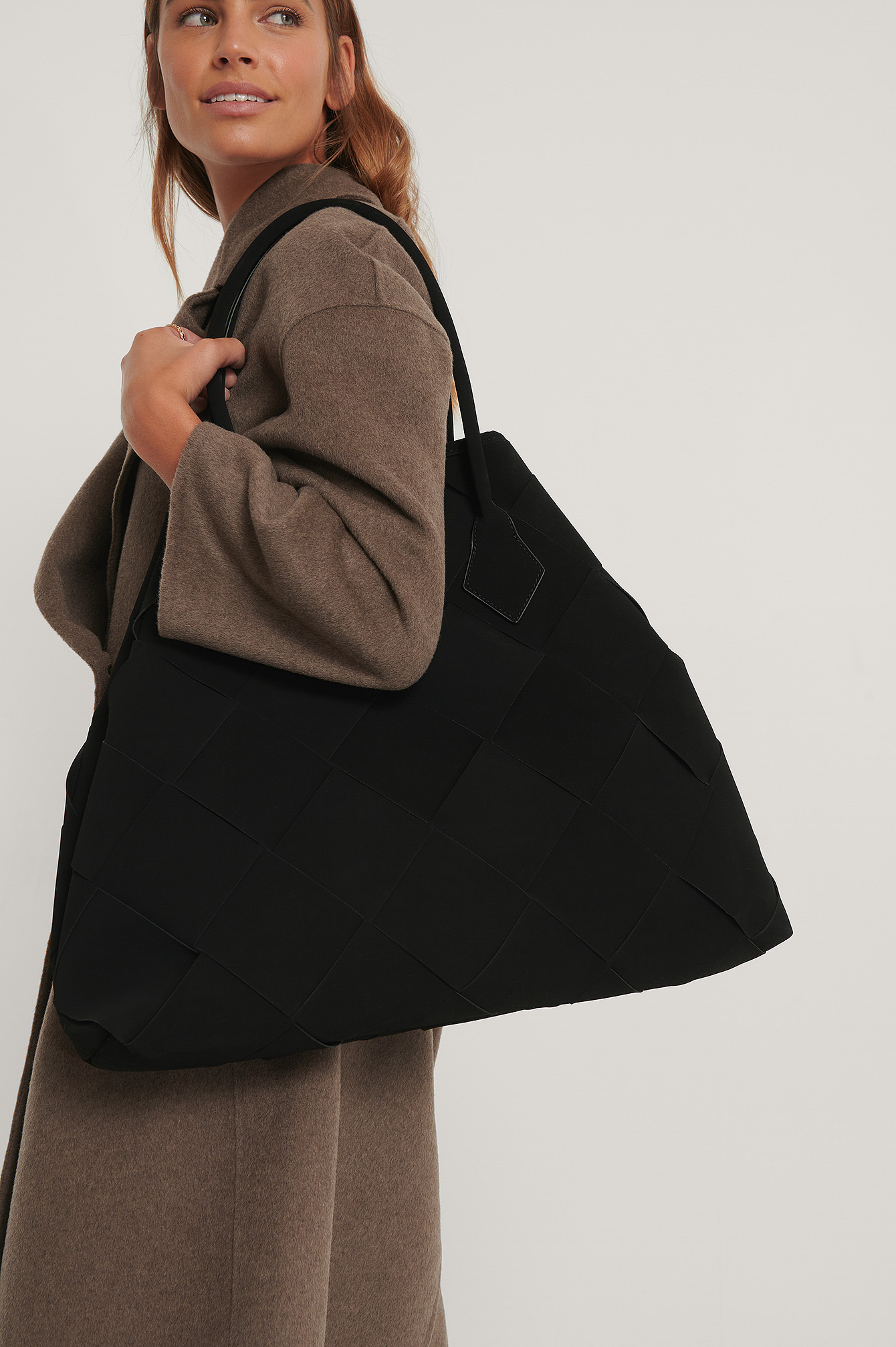 Geflochtene Tasche Na Kd Handtasche NA-KD Shopping Bag Black