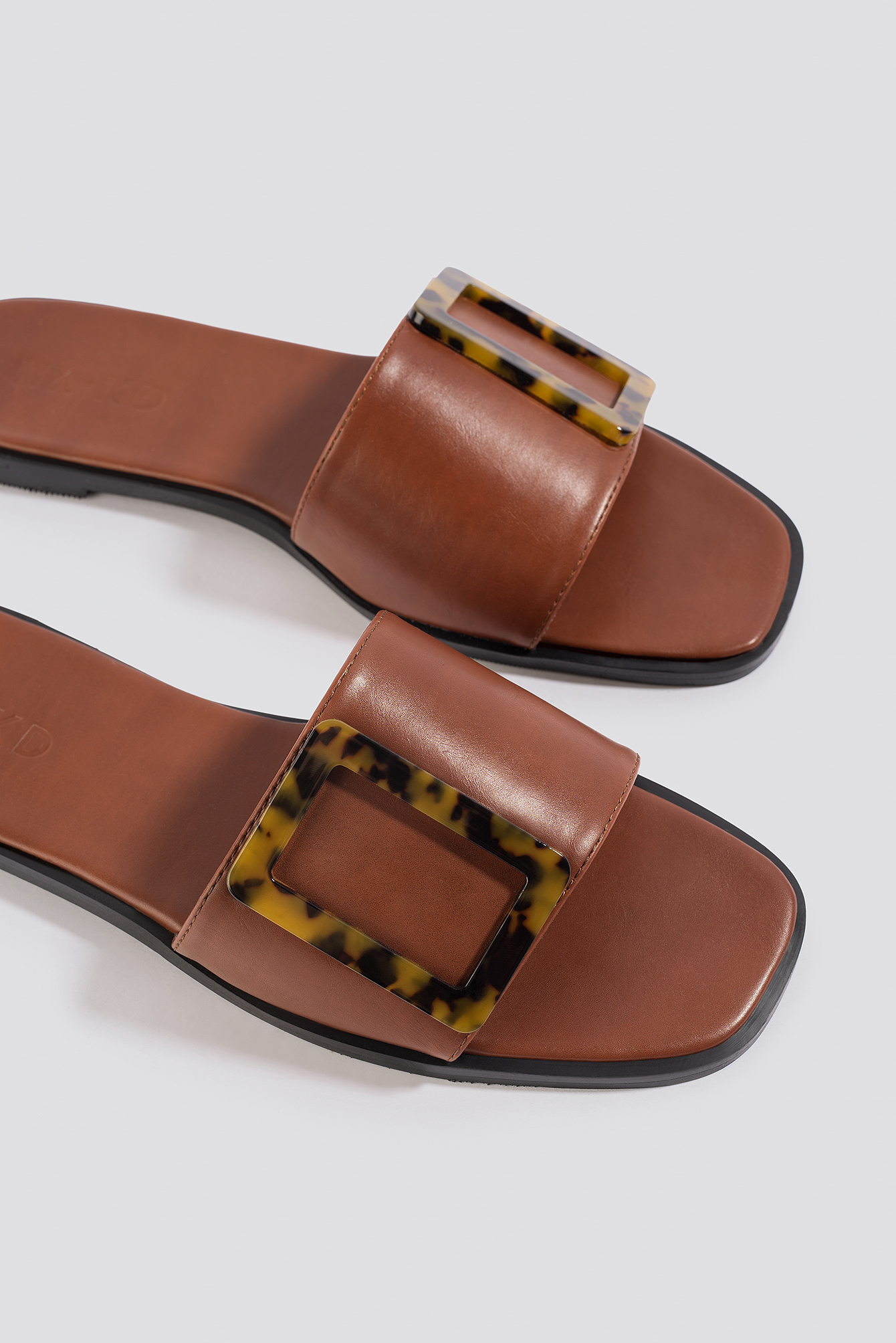 Big Buckle Flats Brown