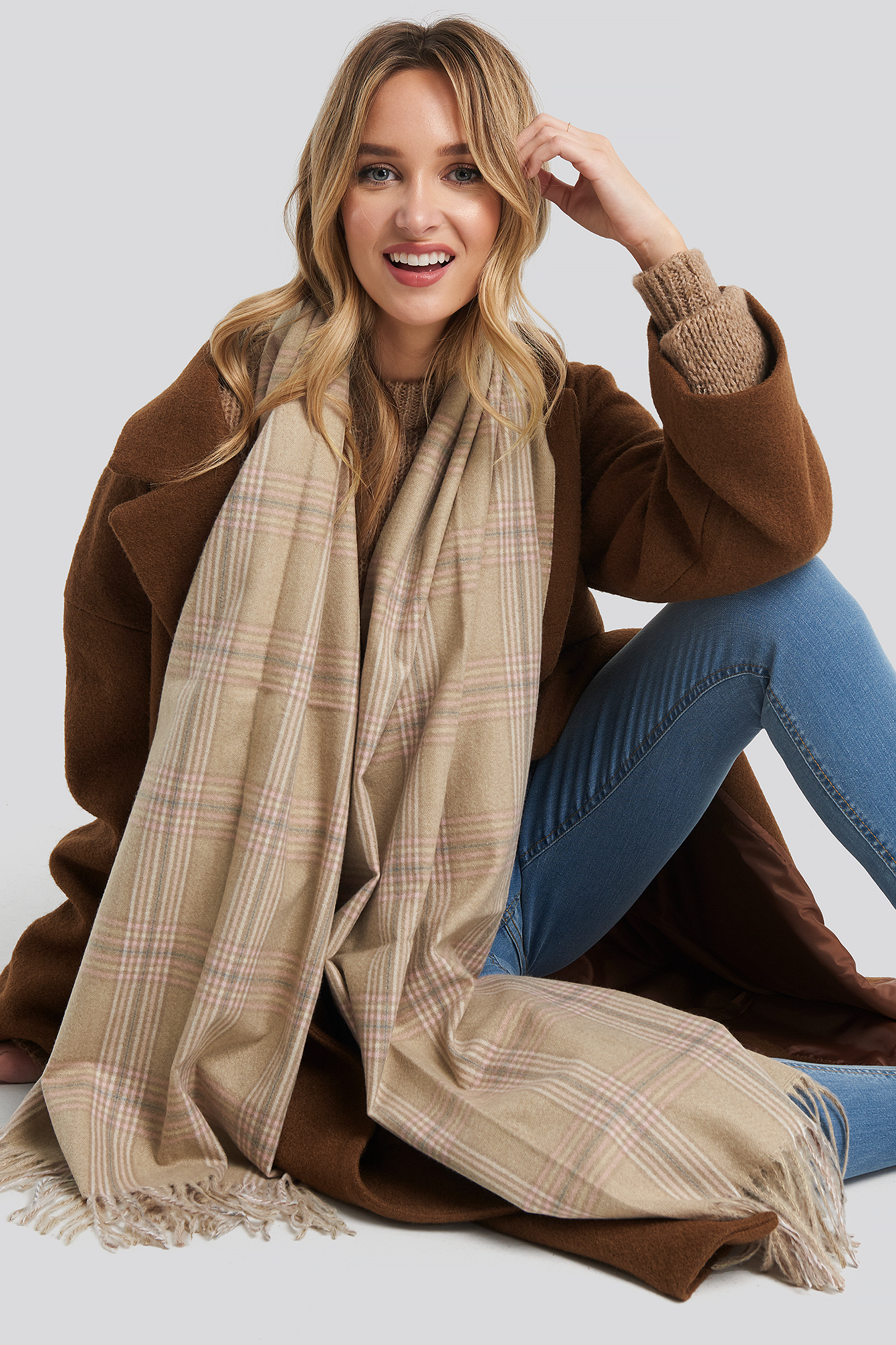 Big Checked Soft Scarf Dusty Light Beige NAKD