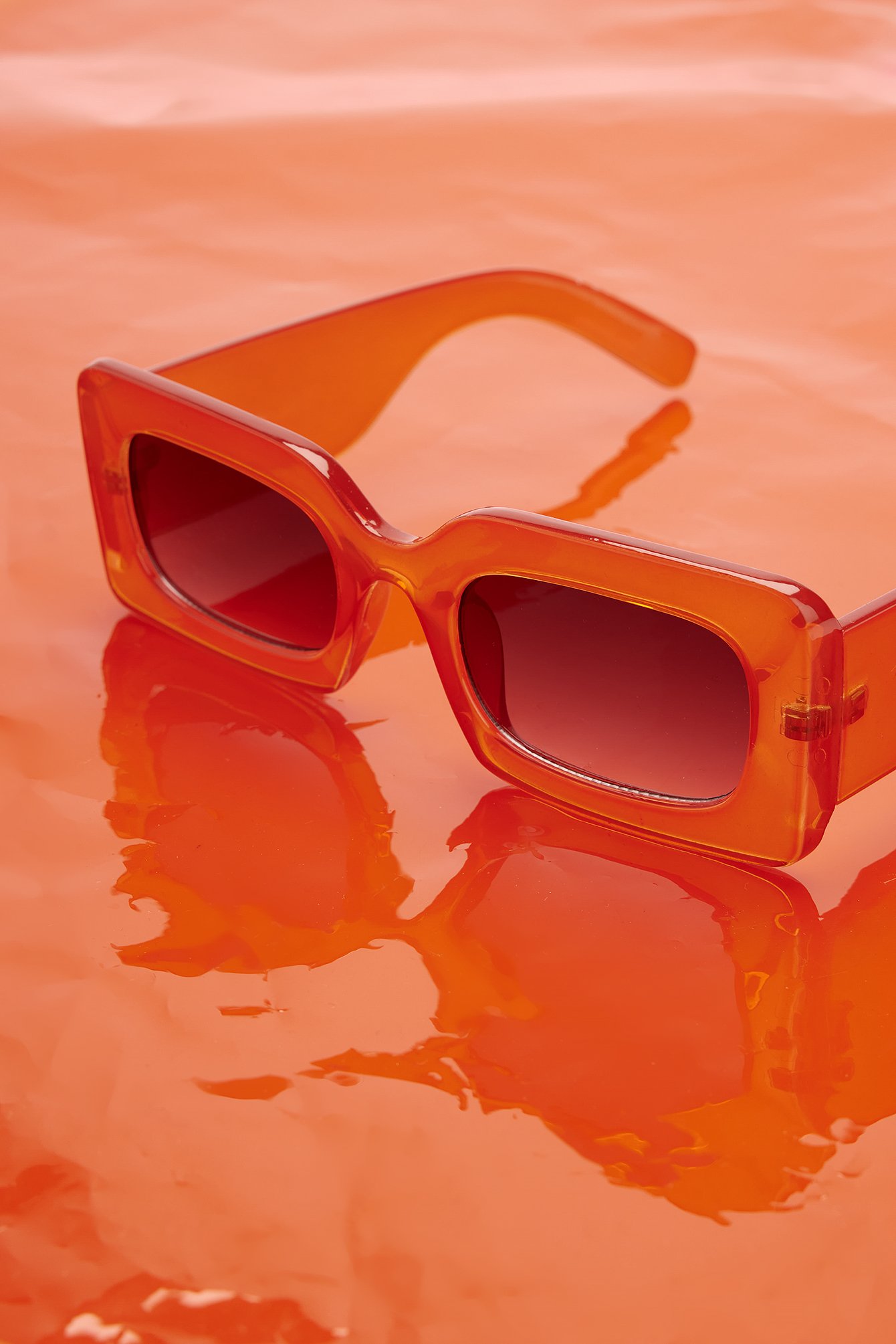 NA-KD Accessories Store solbriller med kraftigt stel - Orange