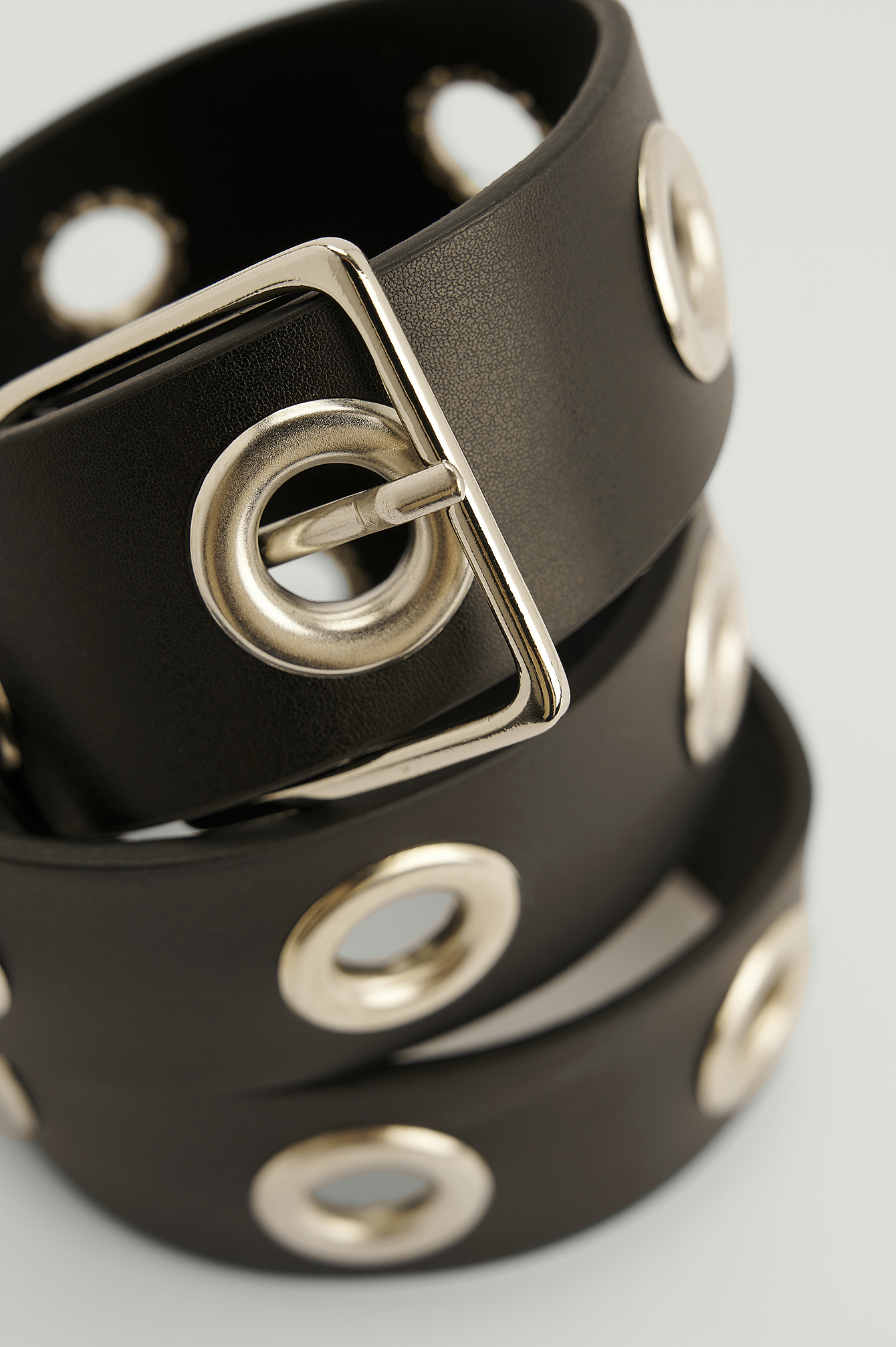 Big Eyelet Belt Black | na-kd.com