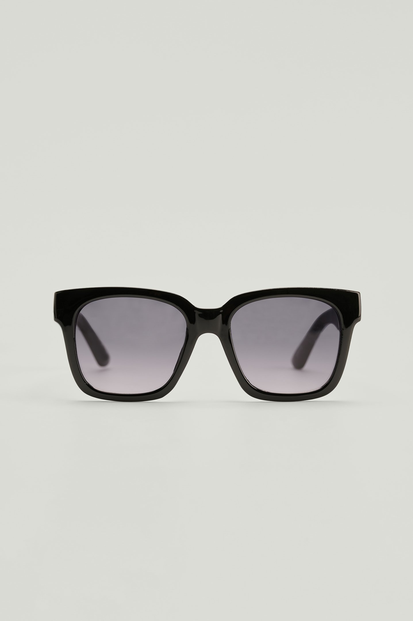 Black Duże okulary przeciwsłoneczne z zaokrąglonym brzegiem z recyklingu