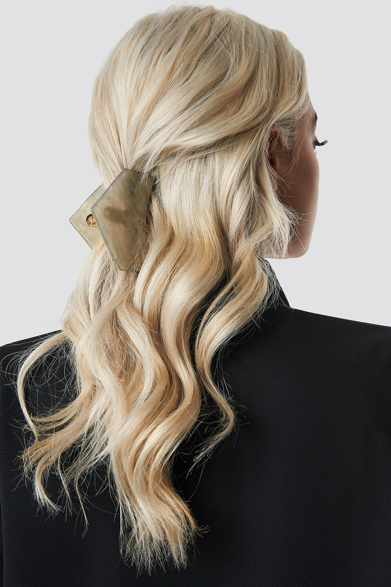 Big Shimmering Hair Clip Cream