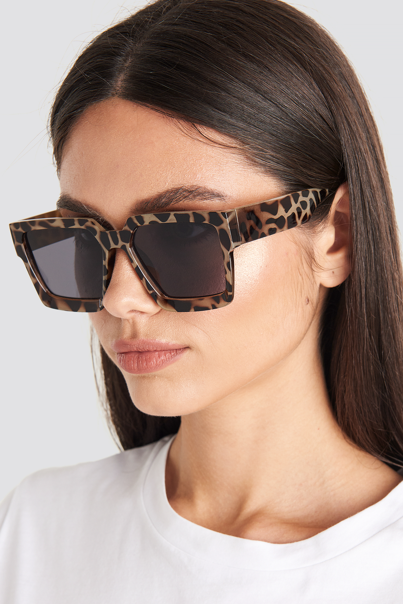 Big Squared Edge Sunglasses Nude Tortoise