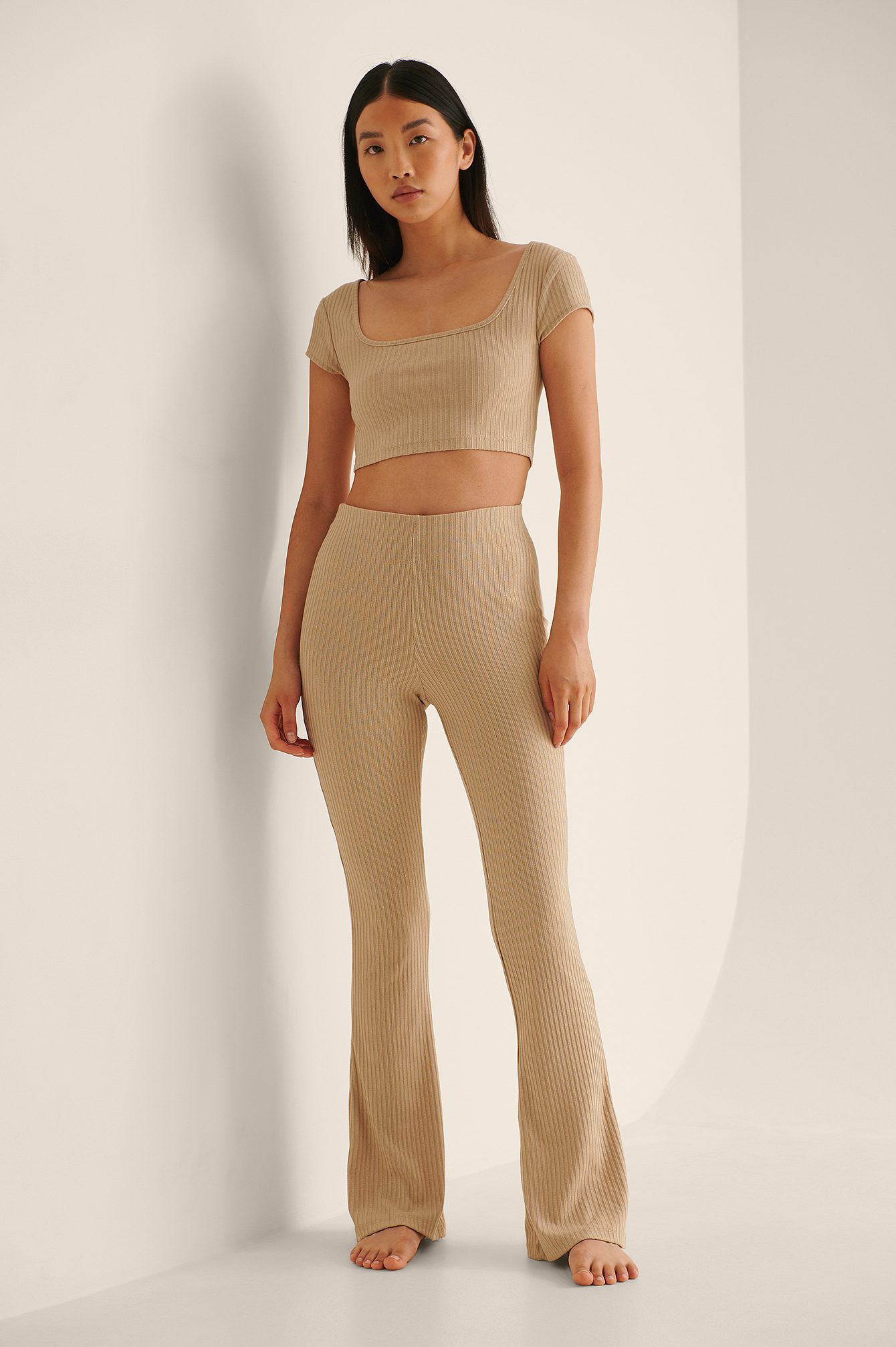Pantalones campana de Acampanados para Mujer en color beige | FASHIOLA.mx