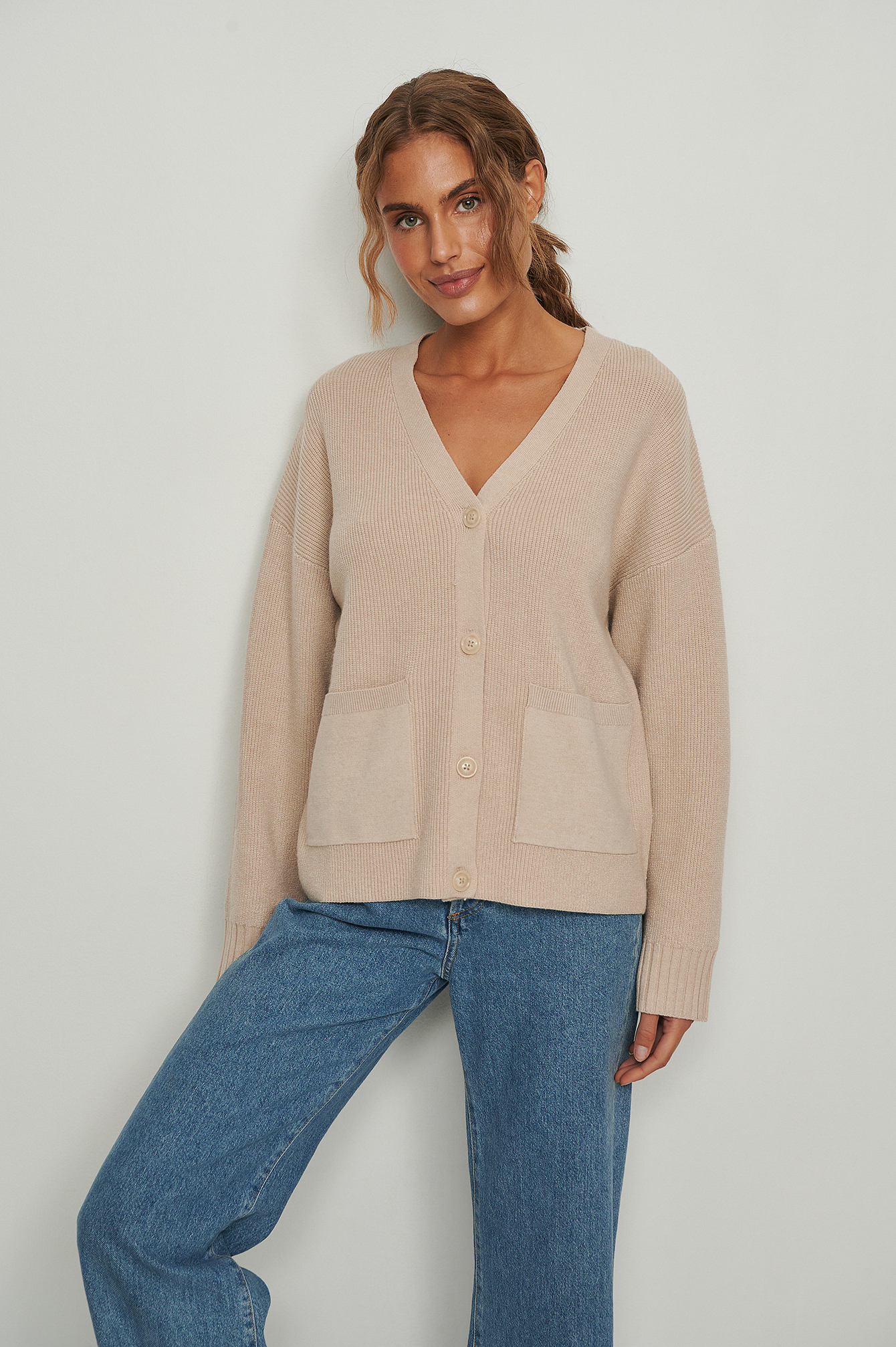 Boxy Knitted Pocket Cardigan Beige | na 