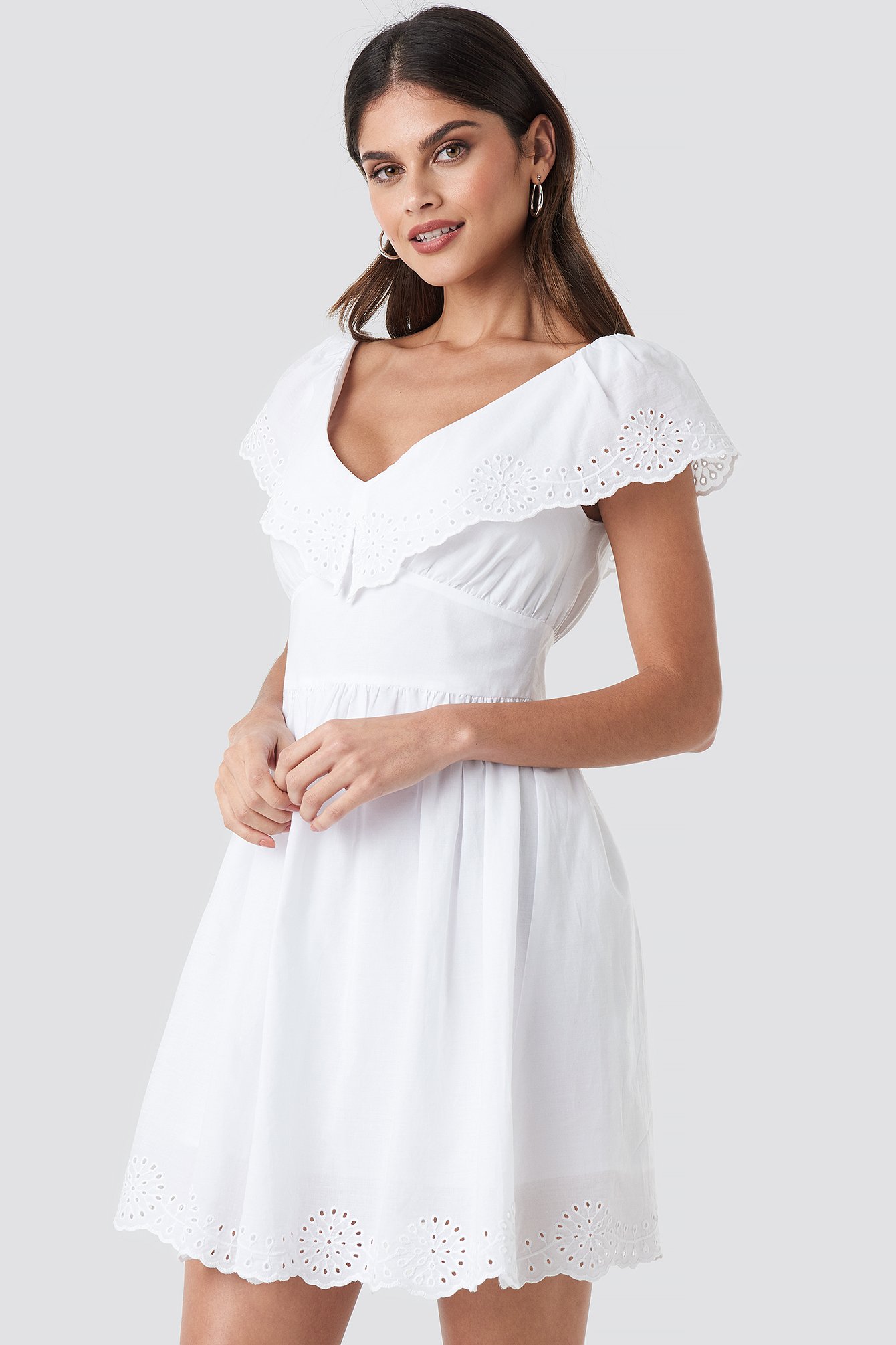 Broiderie Anglais Ruffle Dress White | NA-KD