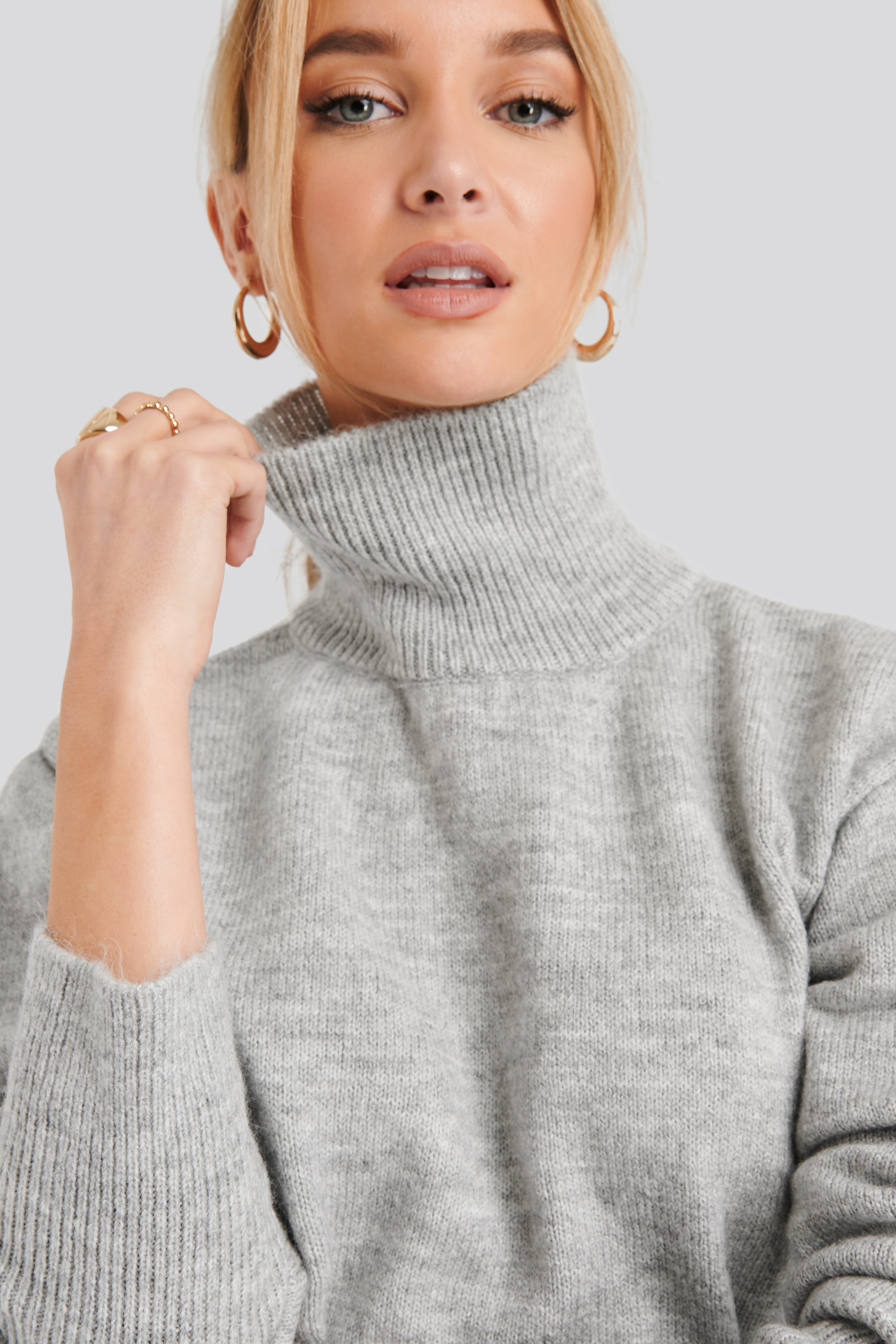 Buckle Belt Knitted Sweater Grey