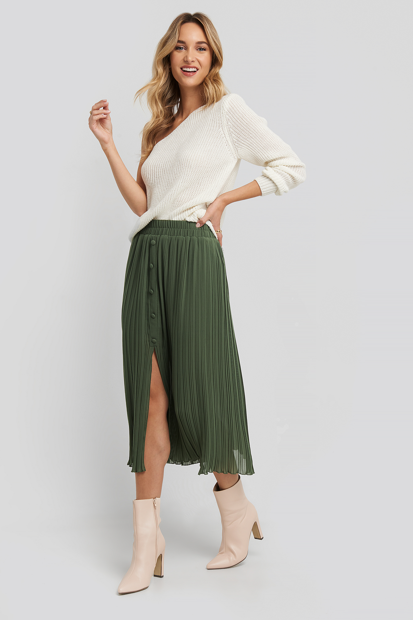 Button Detail Pleated Skirt Green
