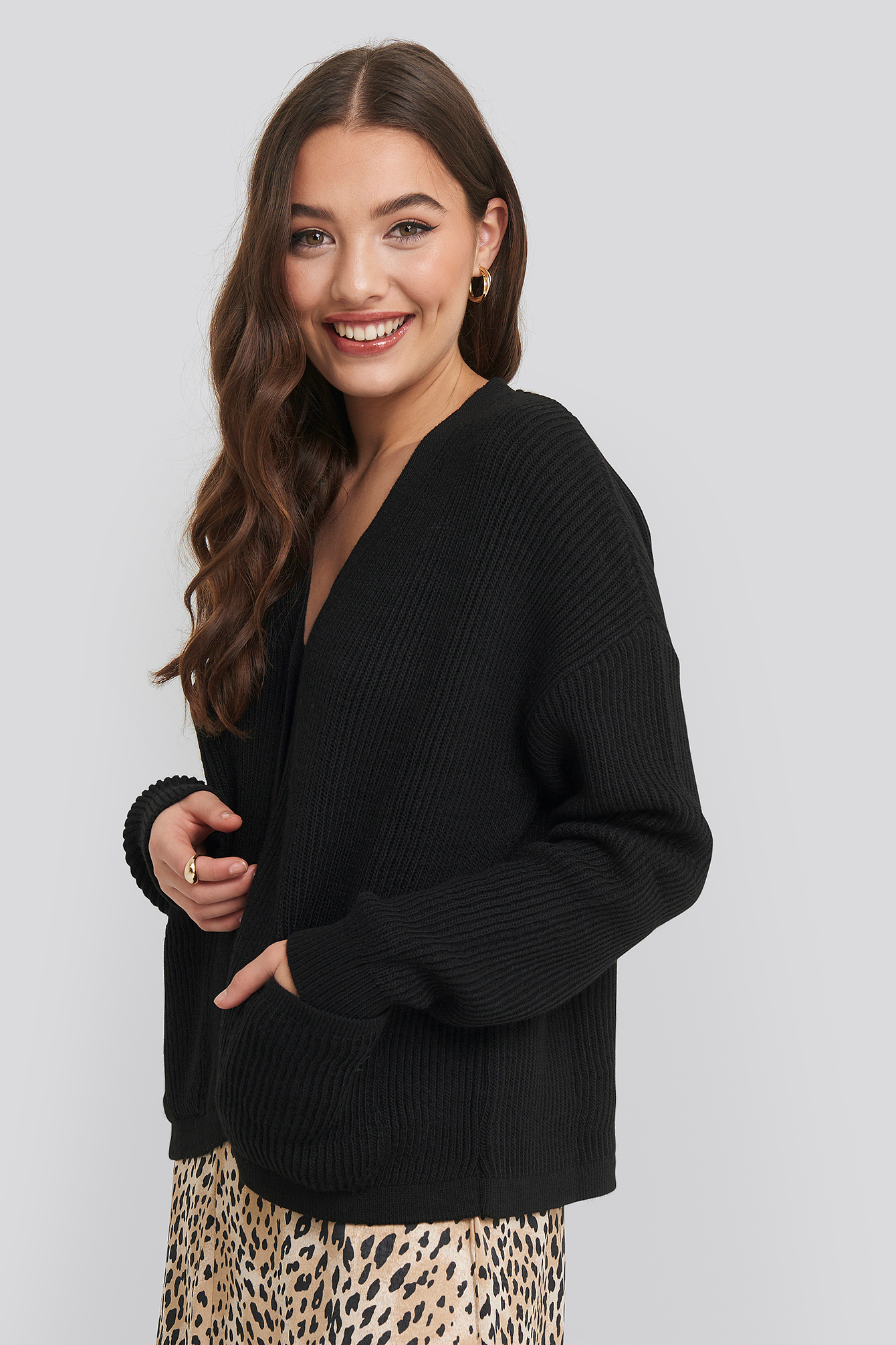 Button Up Boxy Cropped Cardigan Black