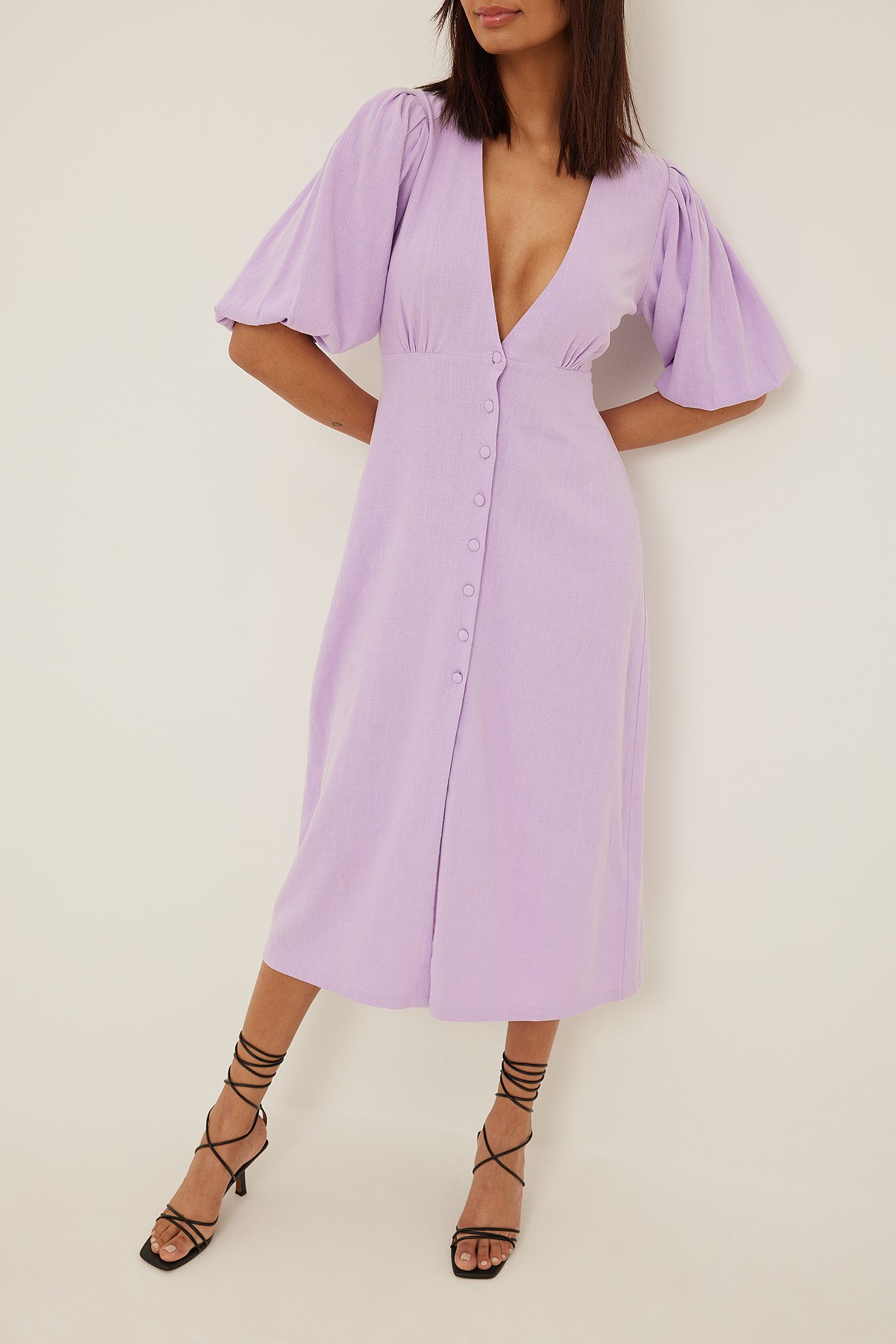 Lavender Midiklänning i linne med knappar