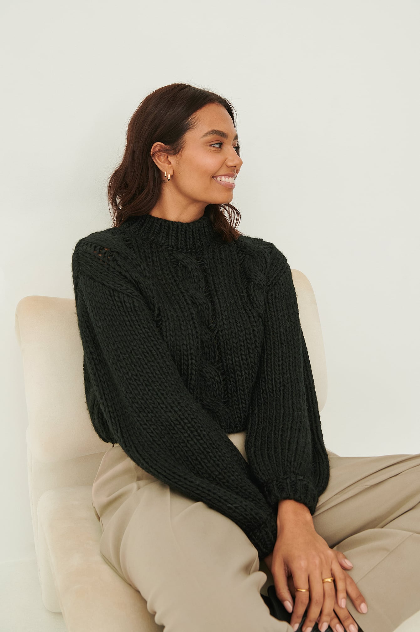 Cable Knitted Cropped Sweater Black 