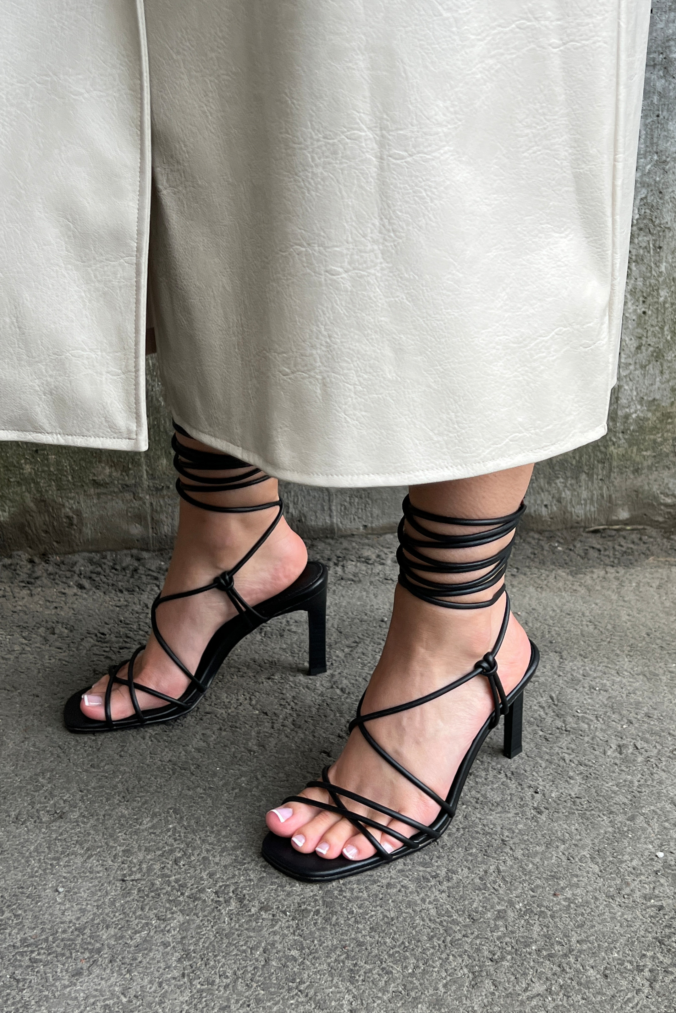 Basic Strappy Block Heels Black | na-kd.com
