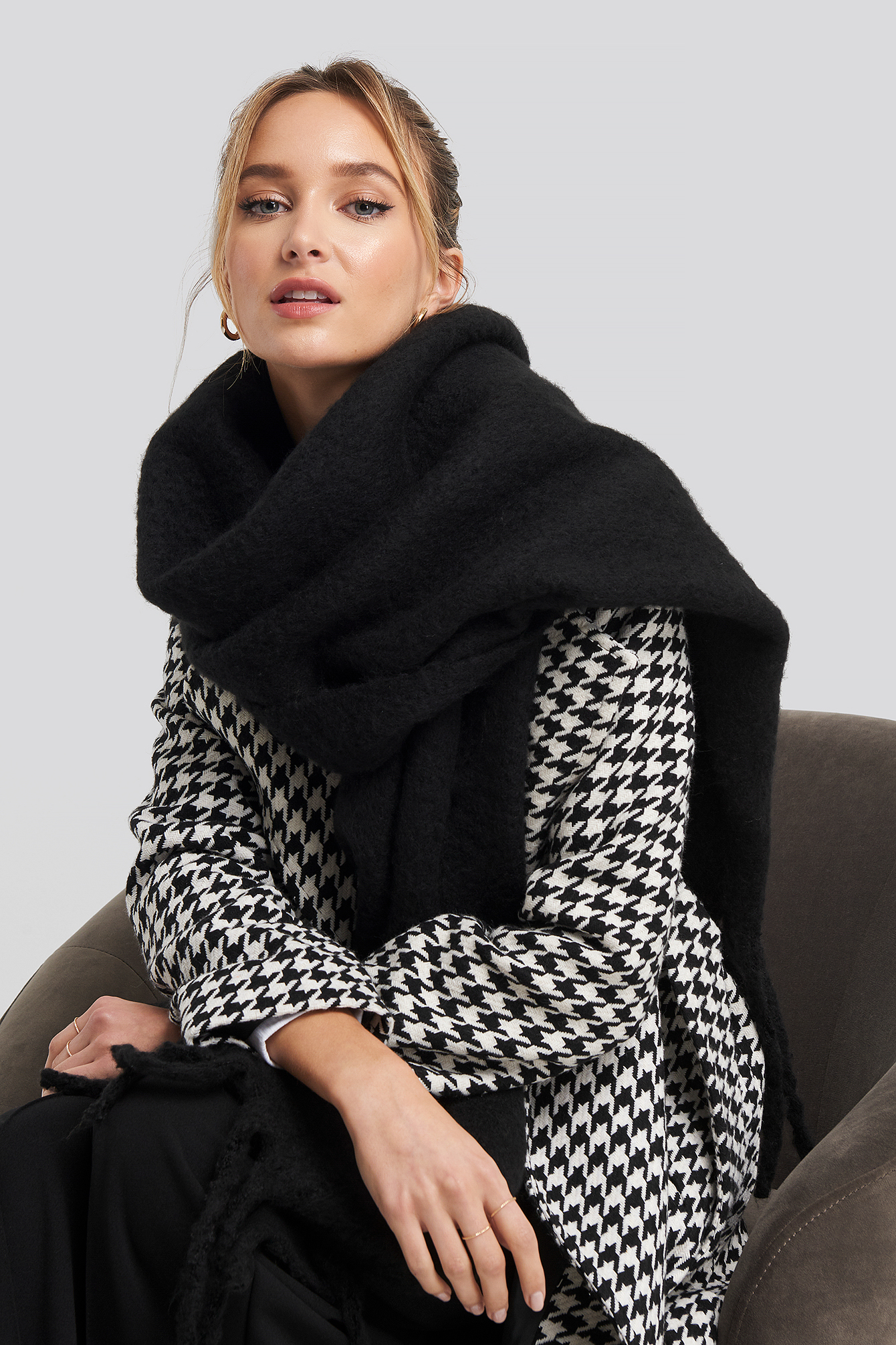 Chunky Fluffy Scarf Black