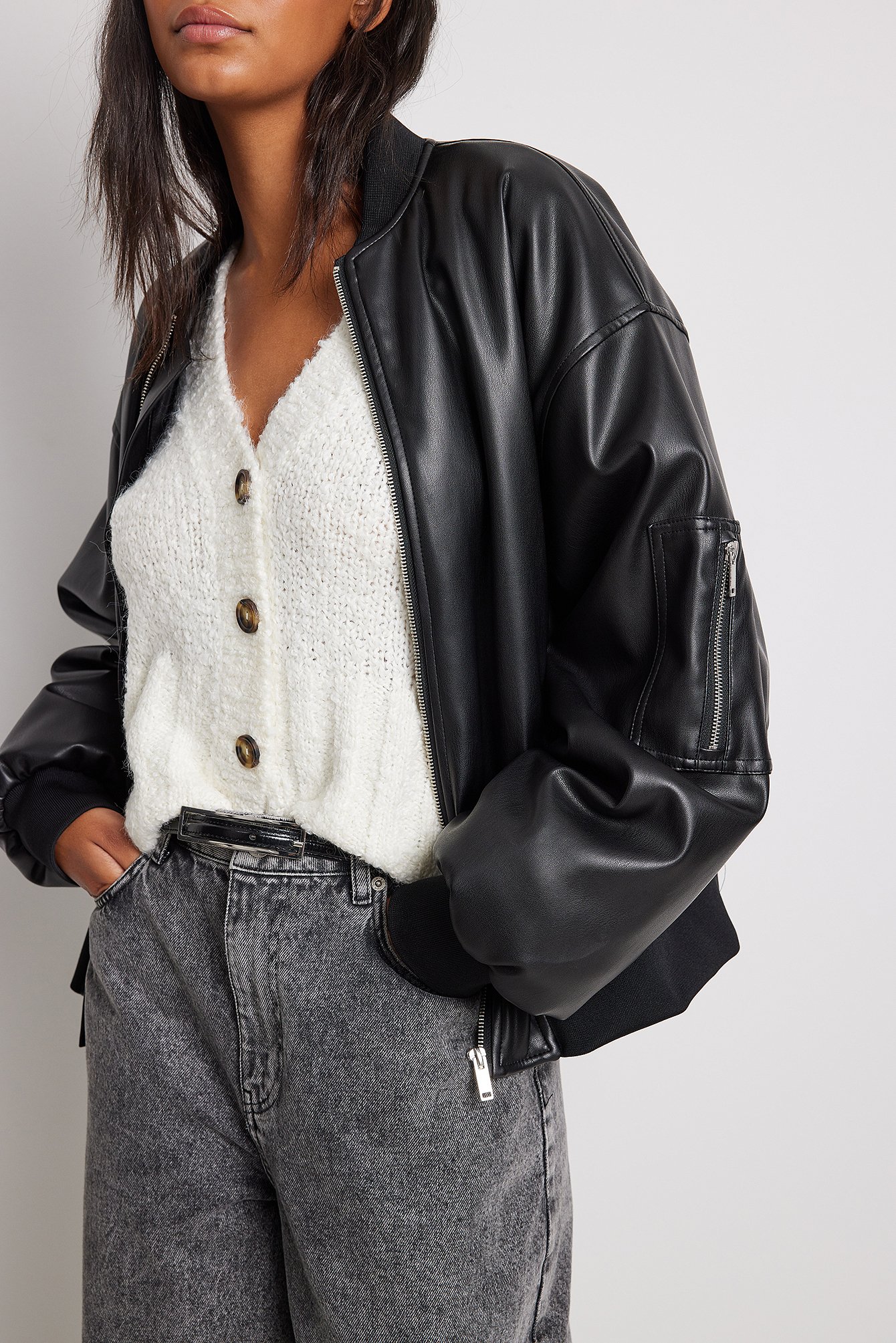 Offwhite Chunky Knitted Cropped Cardigan