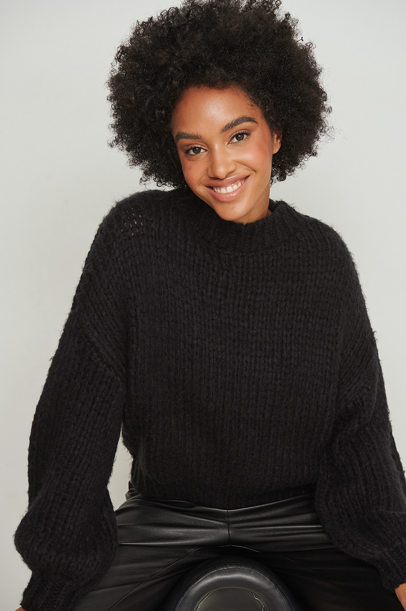 NA-KD Lässiger langer Oversize-Pullover in Schwarz Damen Bekleidung Pullover und Strickwaren Pullover 
