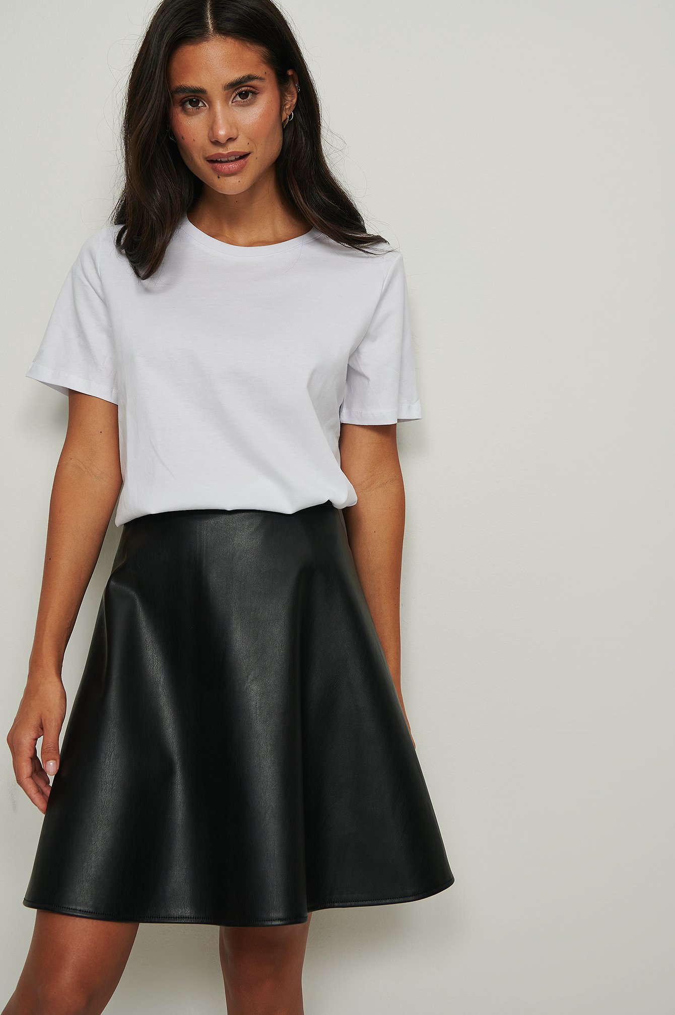 Damen Bekleidung Röcke Miniröcke NA-KD Faux Leather Casual Skirt in Natur 