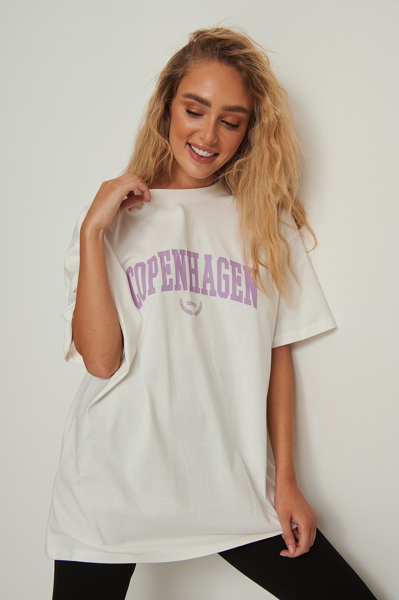 Offwhite Organisch oversize-T-Shirt mit City-Print
