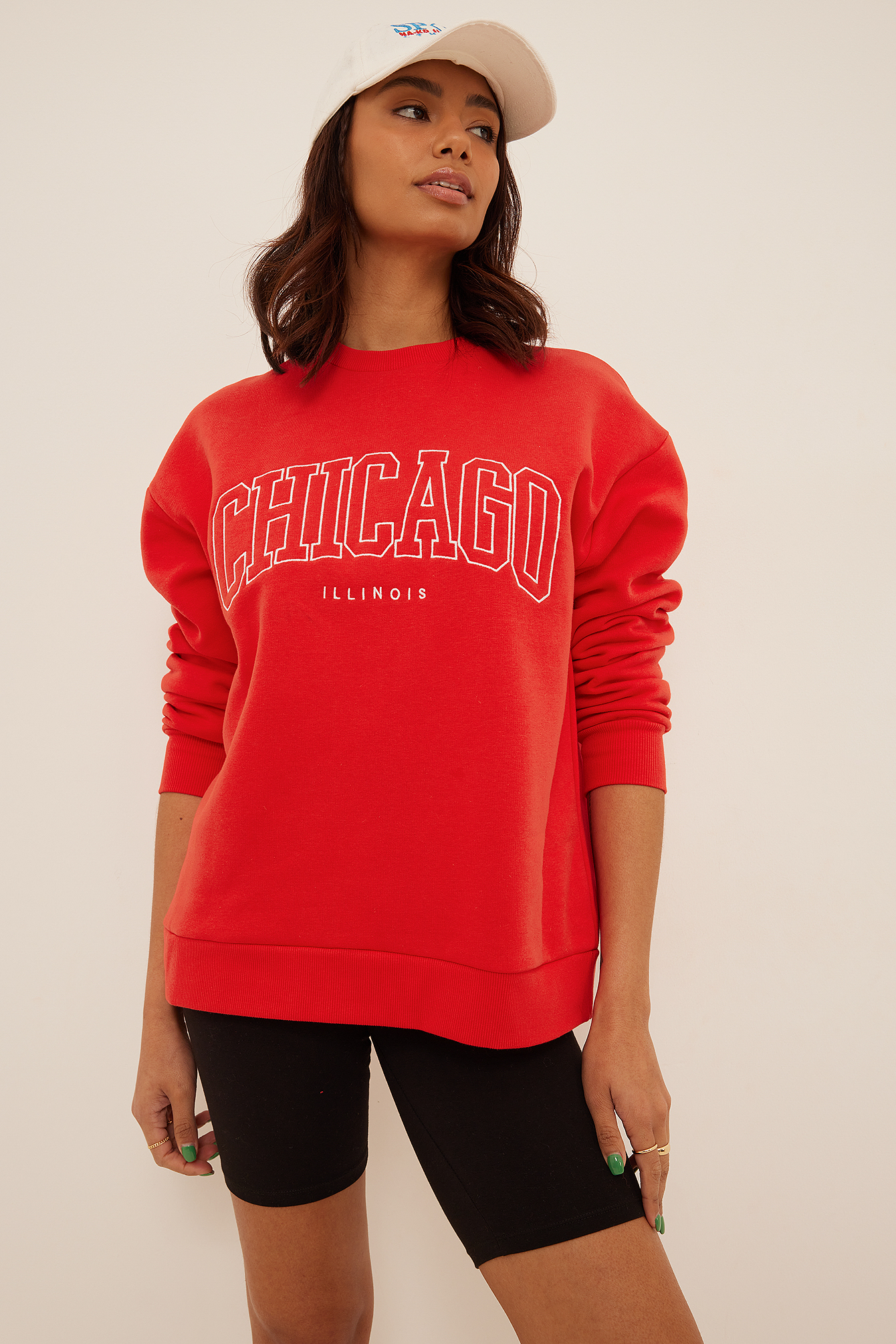 NA-KD Baumwolle Trend Organisches Pullover mit Stadt-Aufdruck in Rot und Fitnesskleidung Sweatshirts Damen Bekleidung Sport- Training 