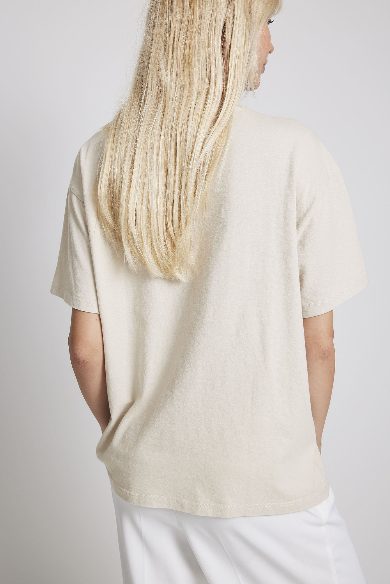 Damen Bekleidung Pullover und Strickwaren Sweatjacken NA-KD T-Shirt mit Colorado Druck in Natur 