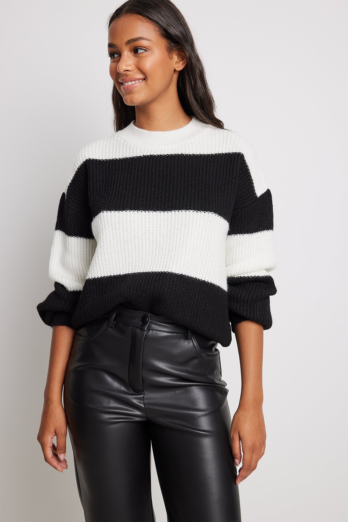 Black/White Sweter z dzianiny w kolorowe paski