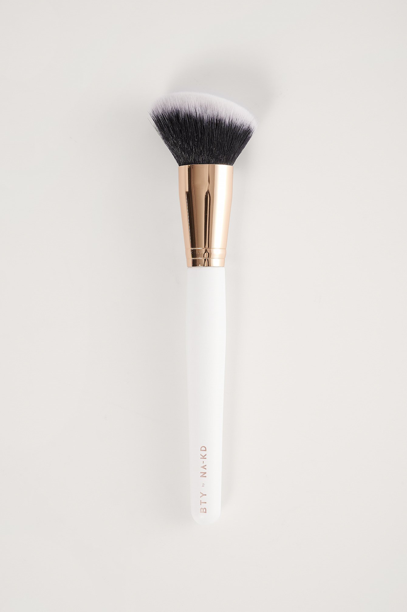 BTY by NA-KD Contour Brush - White