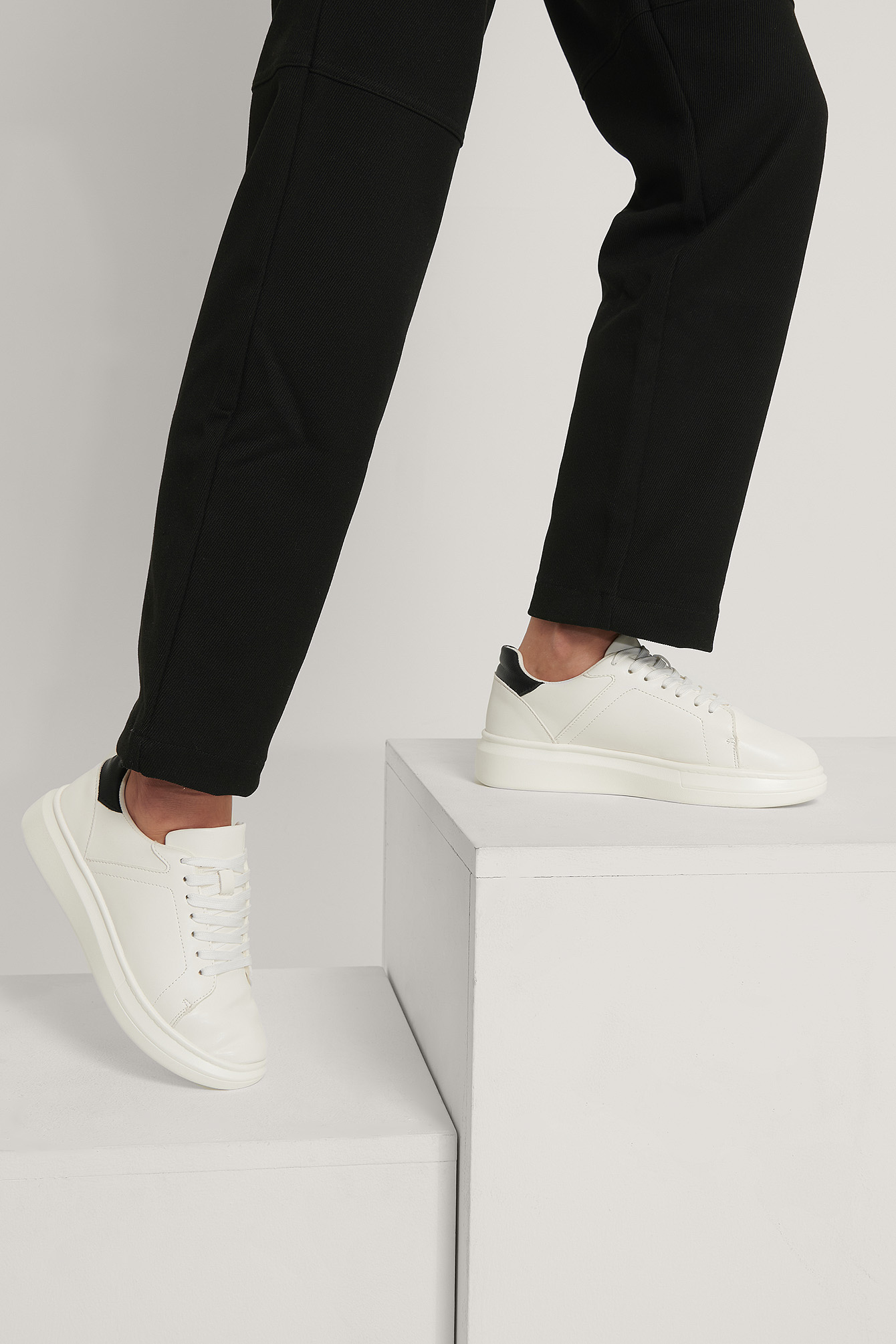 Contrast Counter Trainers White