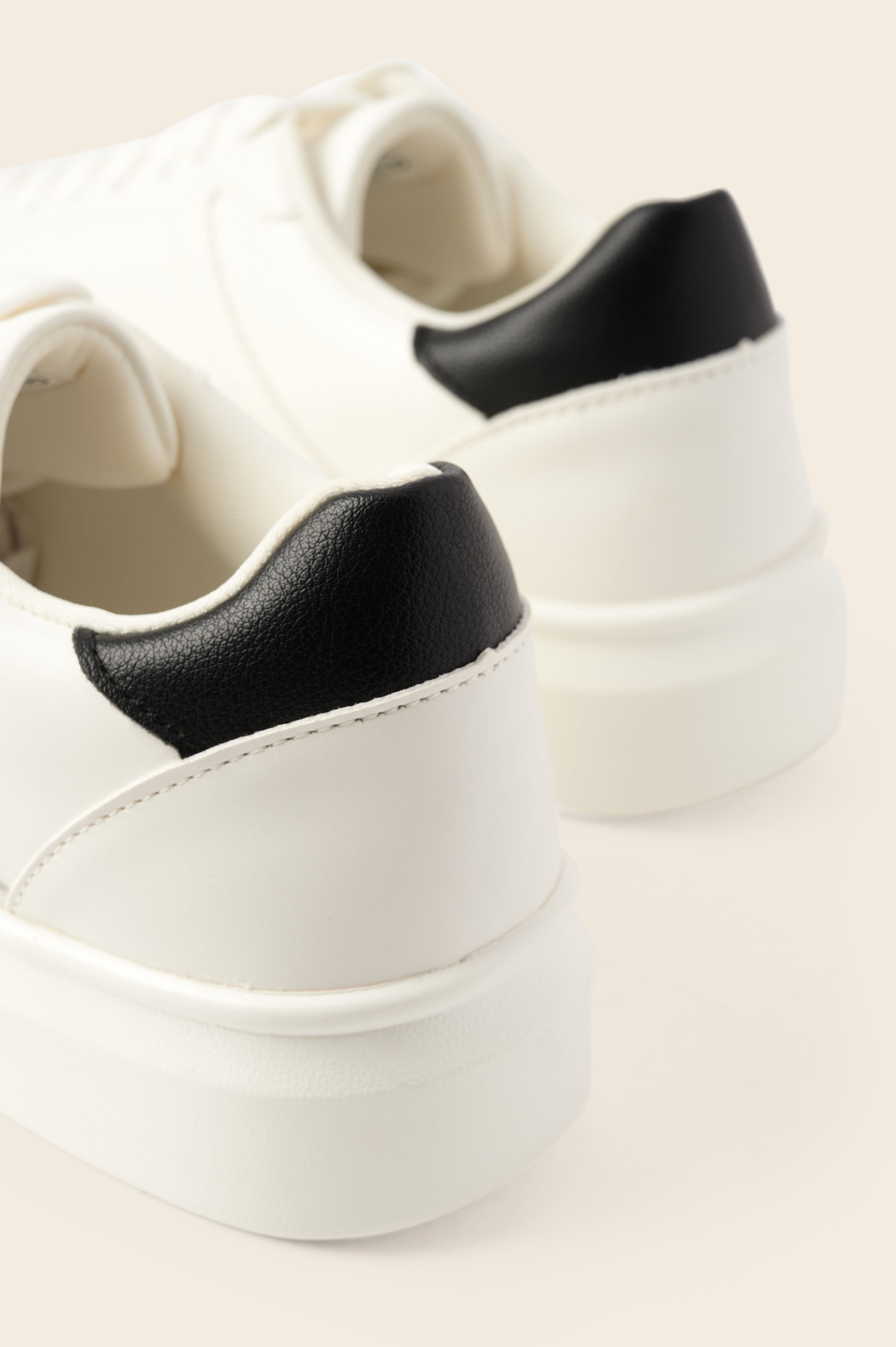 Contrast Counter Trainers White