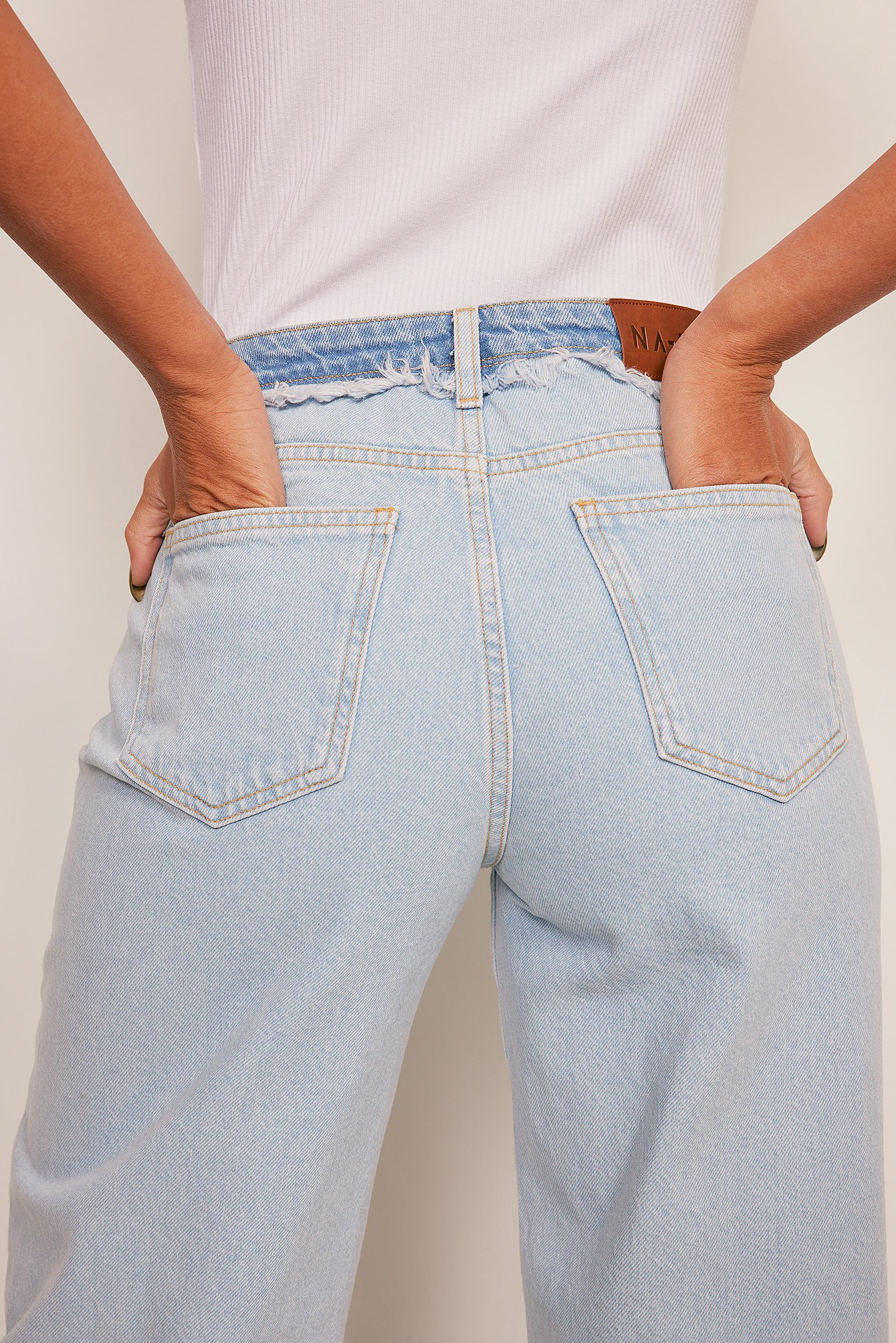 Light Blue Detaillierte Jeans