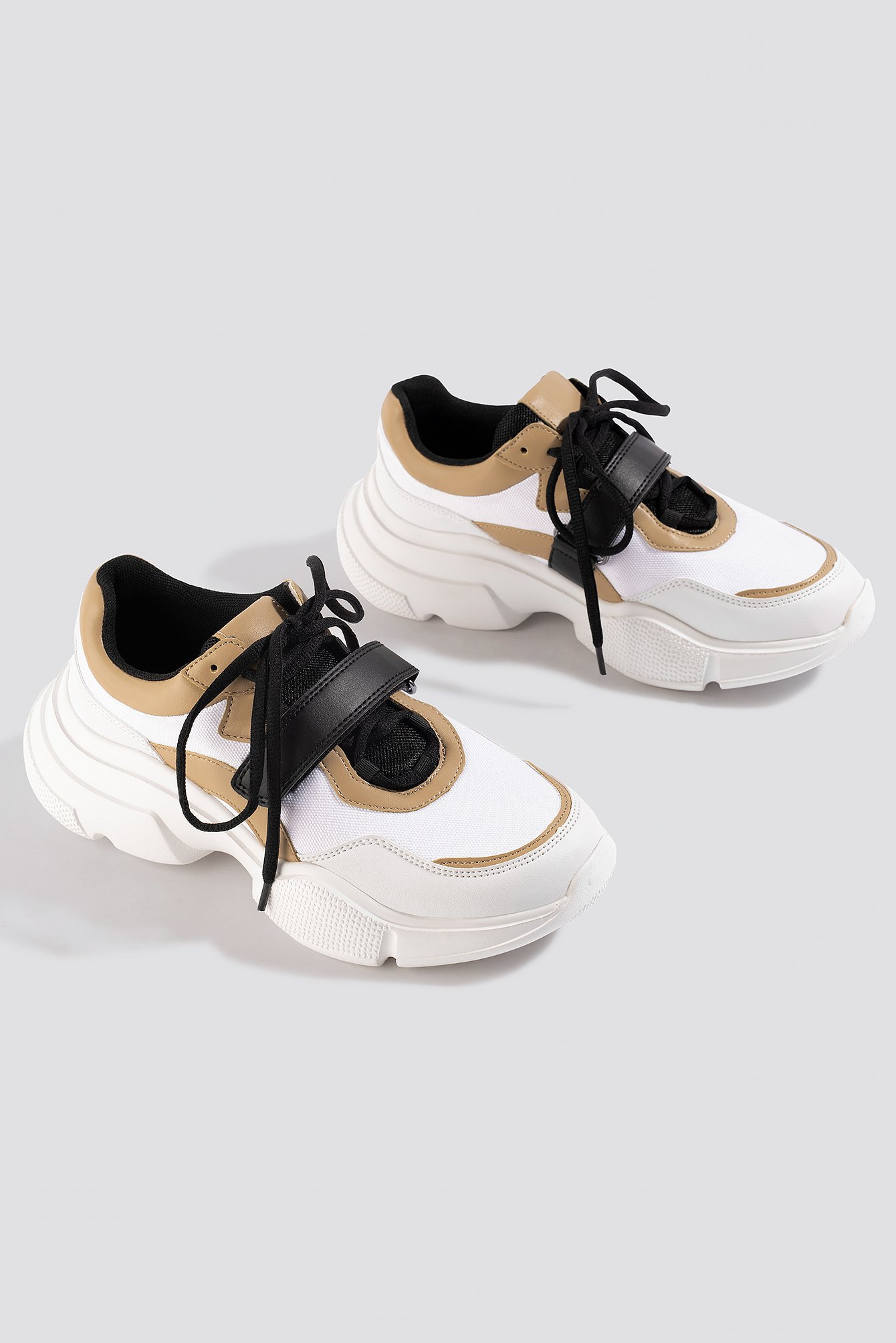 White/Beige Contrast Lacing Trainers