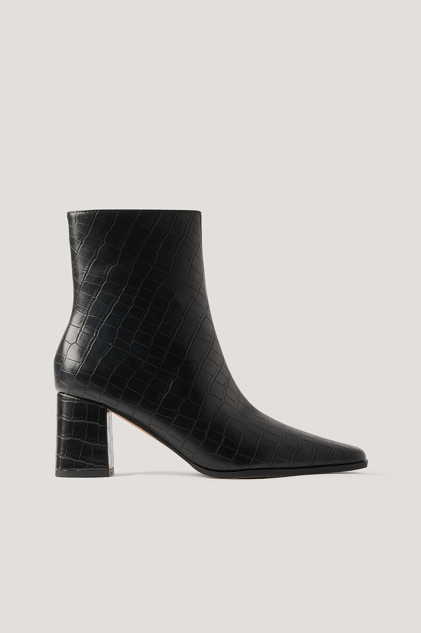 Croc Slim Squared Toe Boots Black | NA-KD