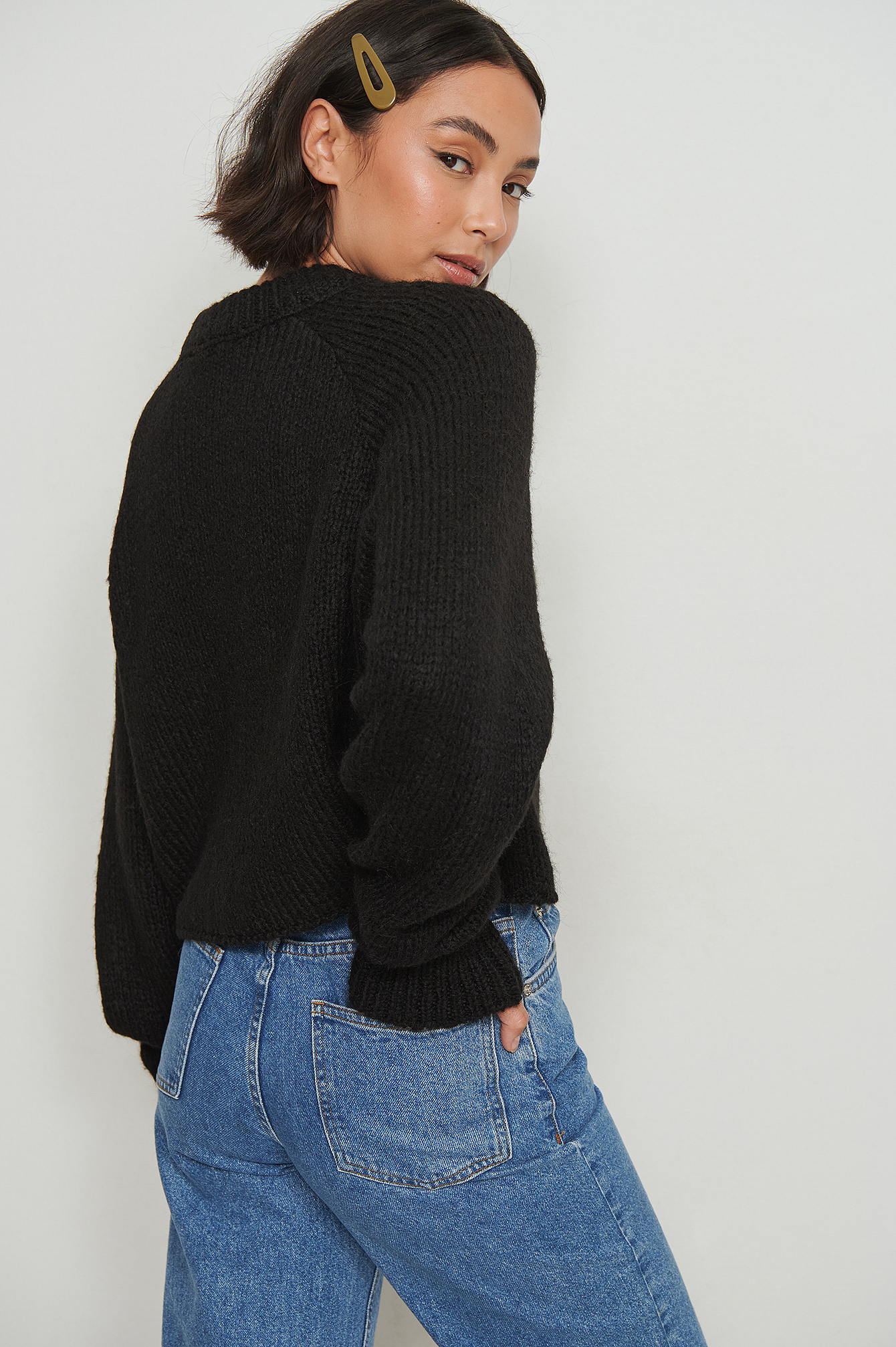 Black Crop chunky sweater