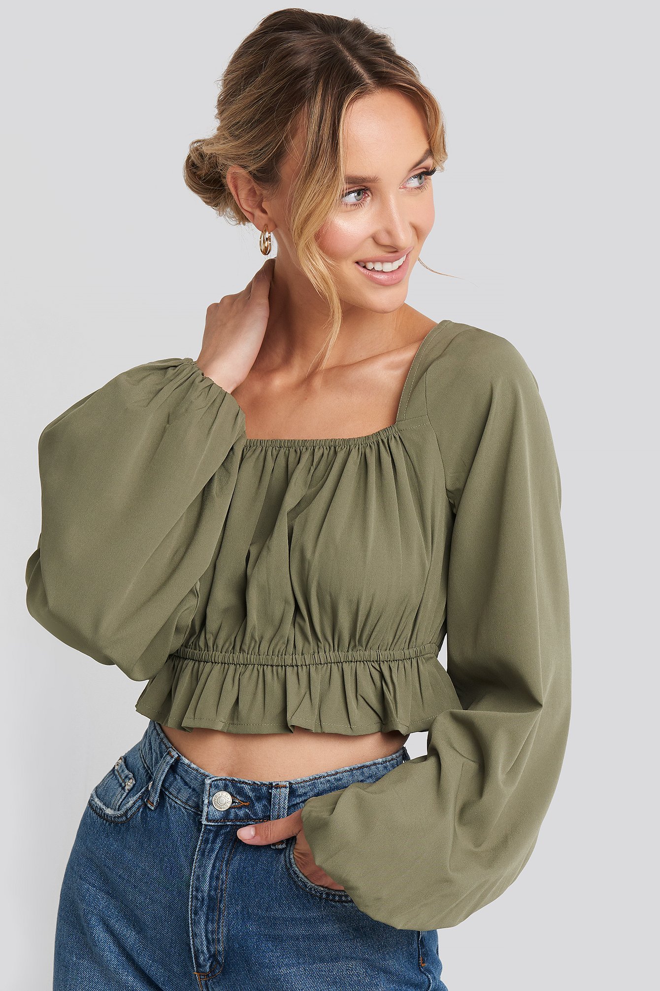 Cropped Balloon Sleeve Frill Top Green | NA-KD