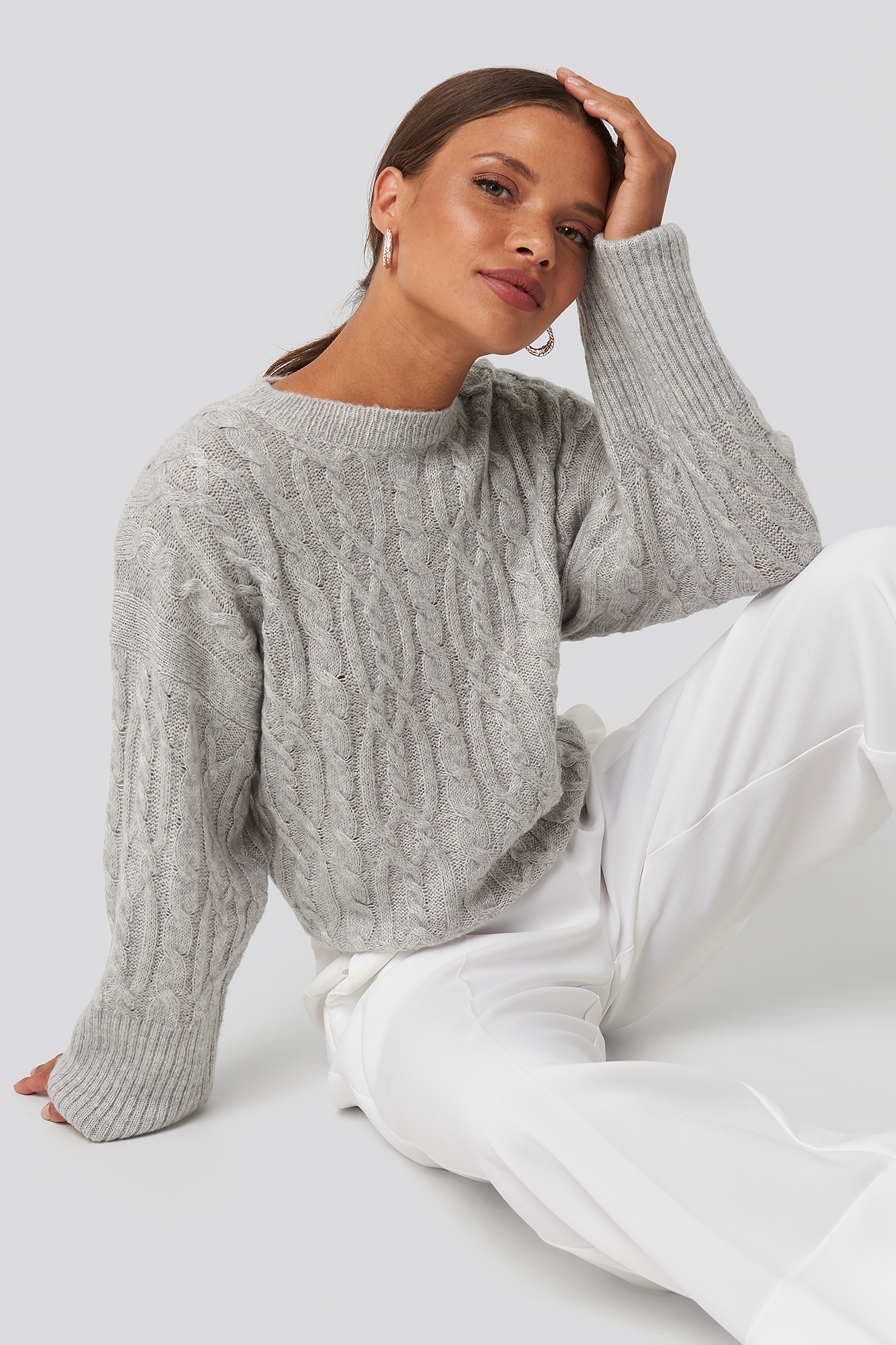 Cropped Cable Knitted Sweater Light Grey