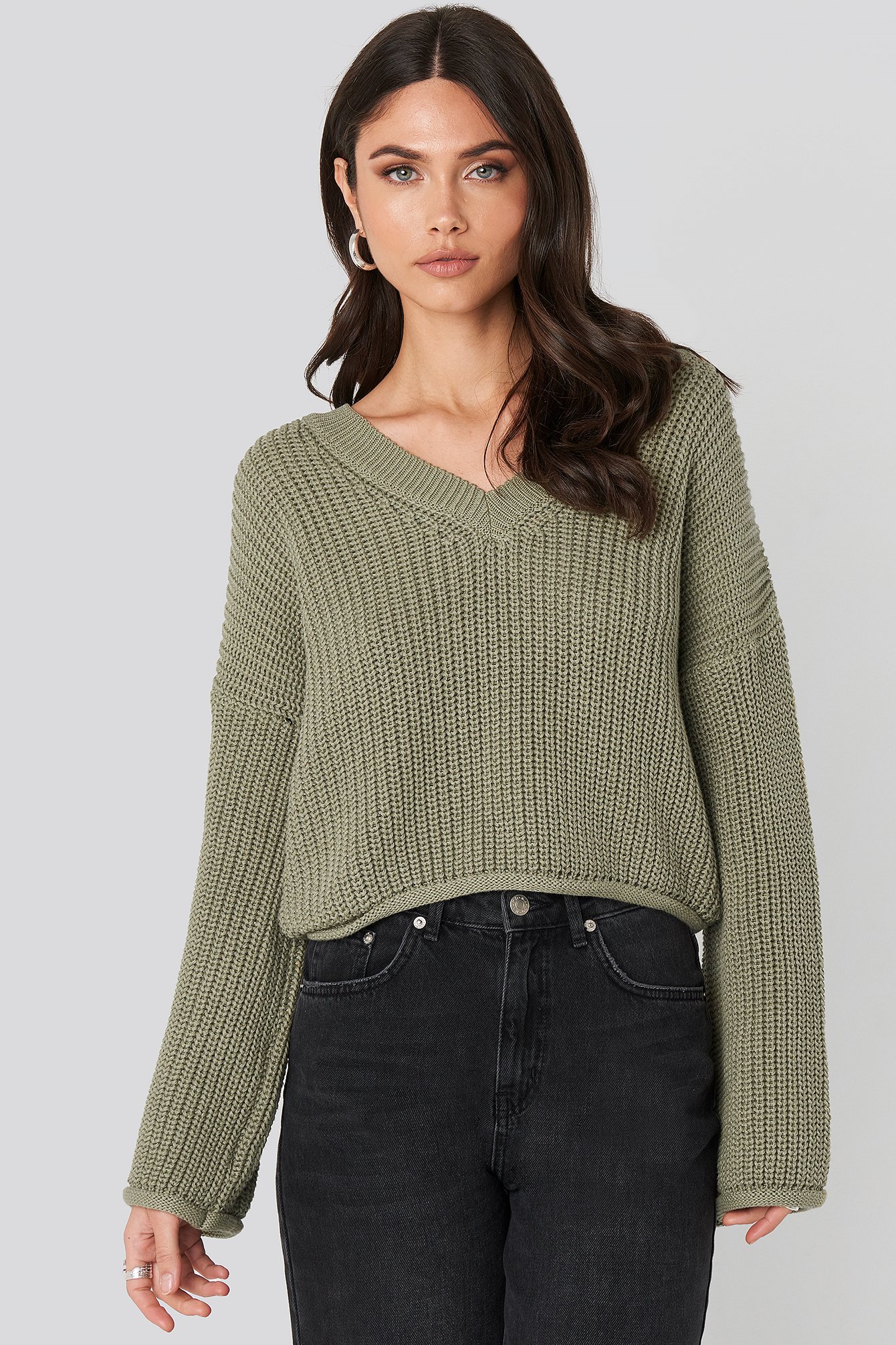 Light Khaki Cropped V-neck Knitted Sweater