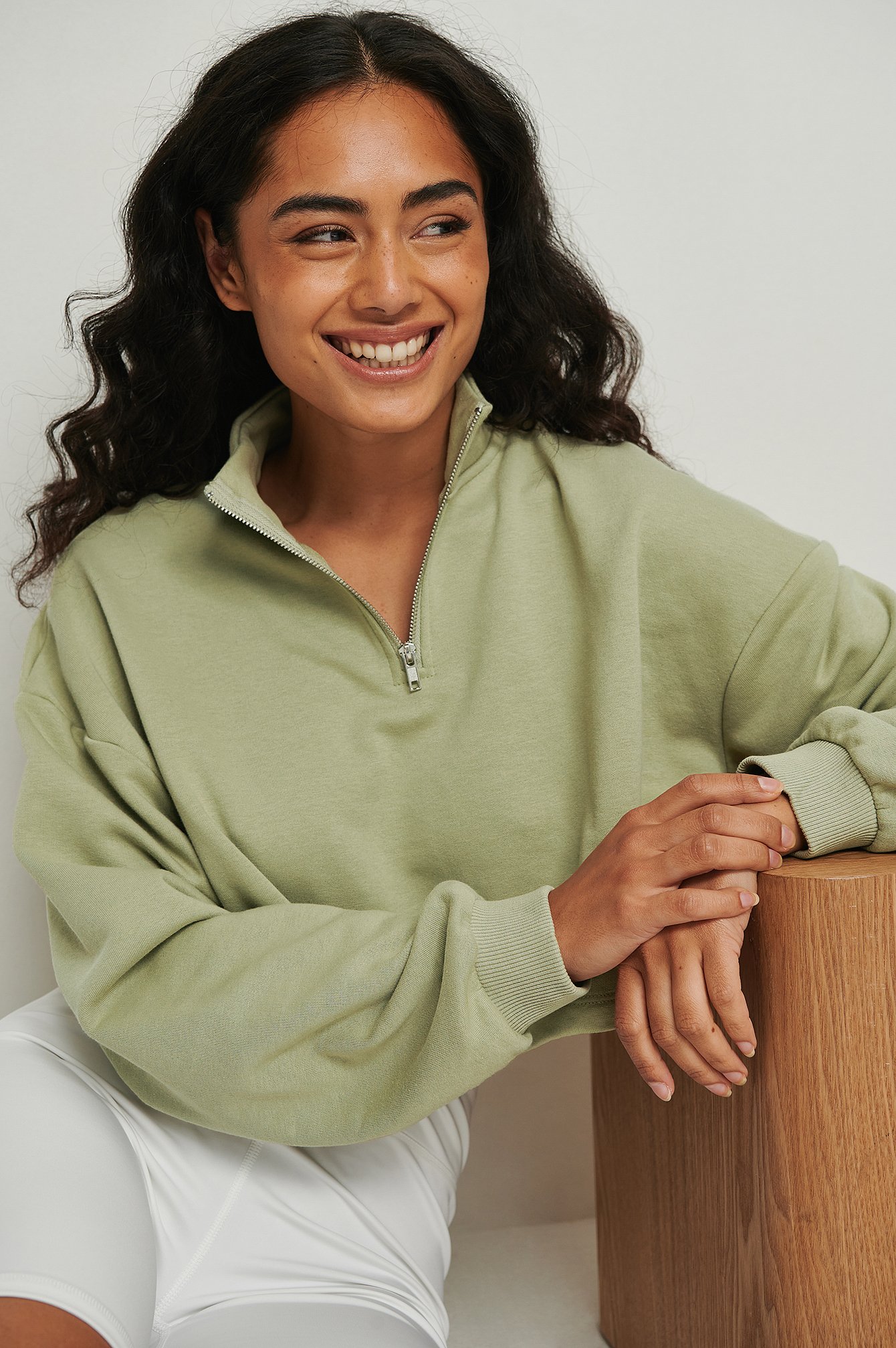 Light Green Økologisk kort sweatshirt med lynlås