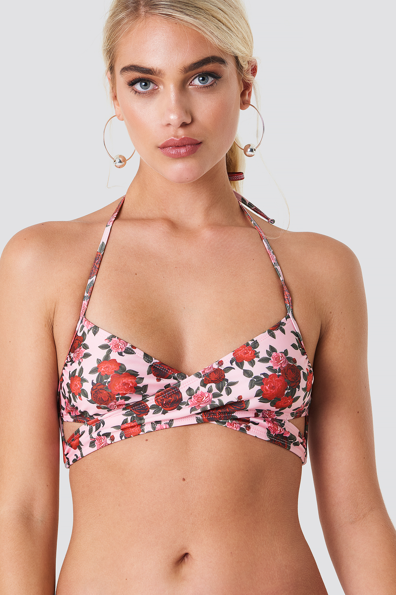 Damen Bekleidung Bademode und Strandmode Bikinis und Badeanzüge NA-KD Synthetik Swimwear Cross-front-Bikini-Top in Pink 