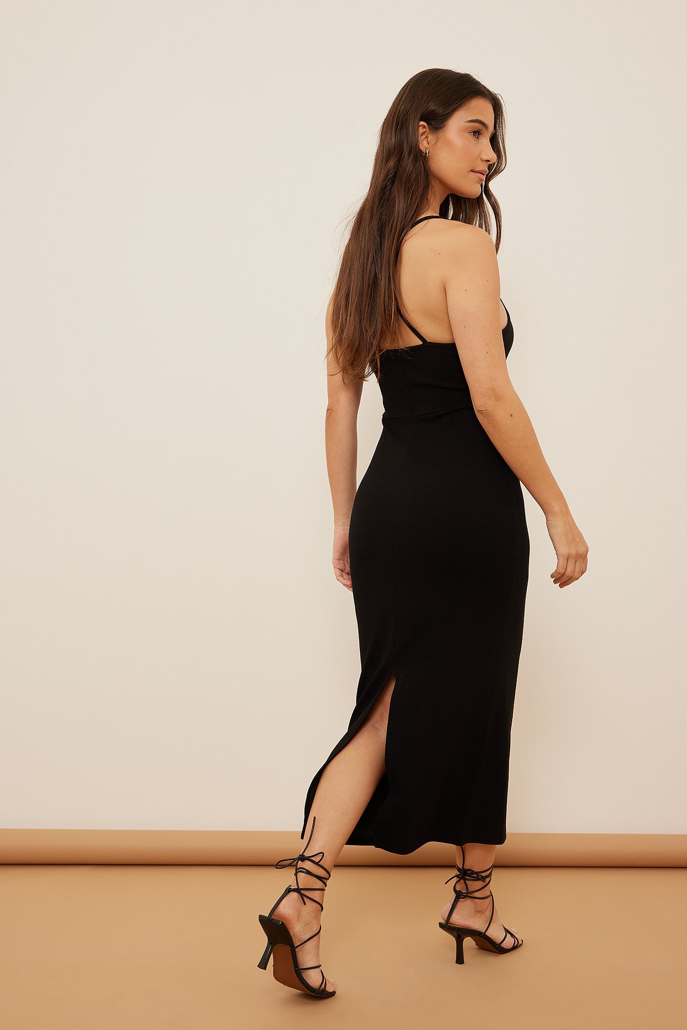 Black Geschlitztes Jersey-Kleid mit gekreuztem Rücken
