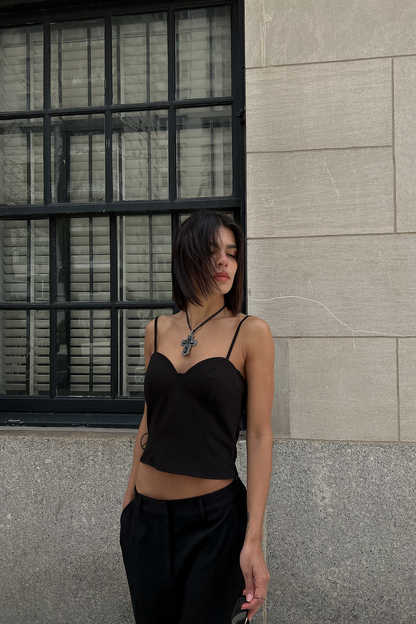 Top con corsetto e coppe Nero | na-kd.com