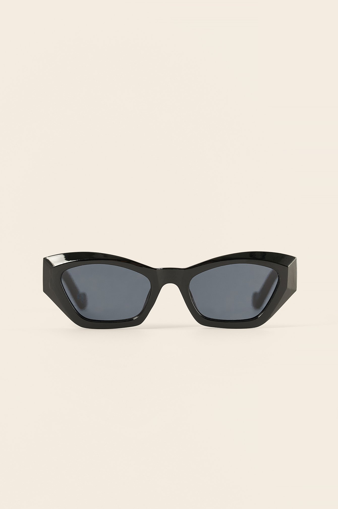 Black Curved Cat Eye Sunglasses