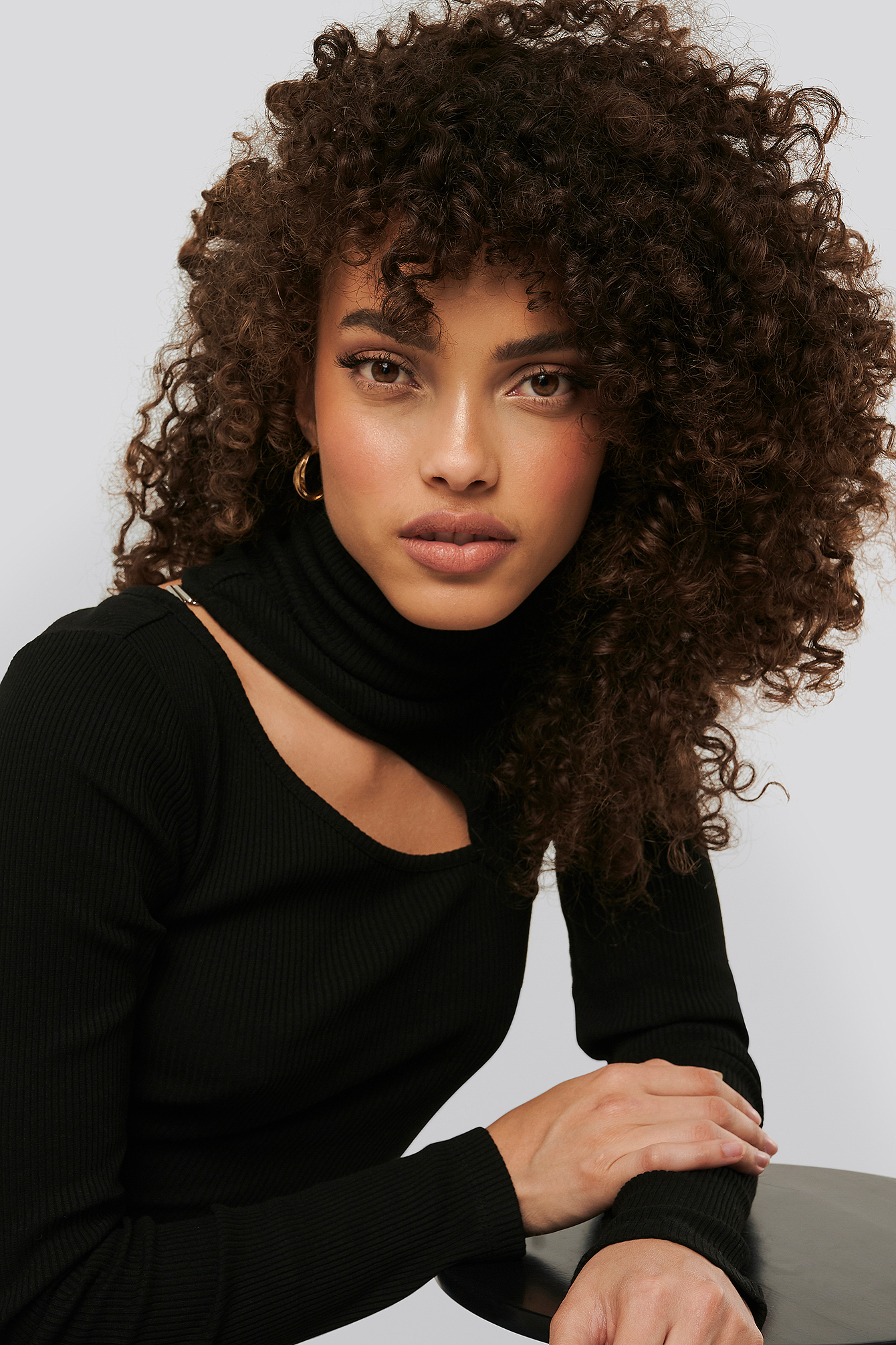 cut out detail top