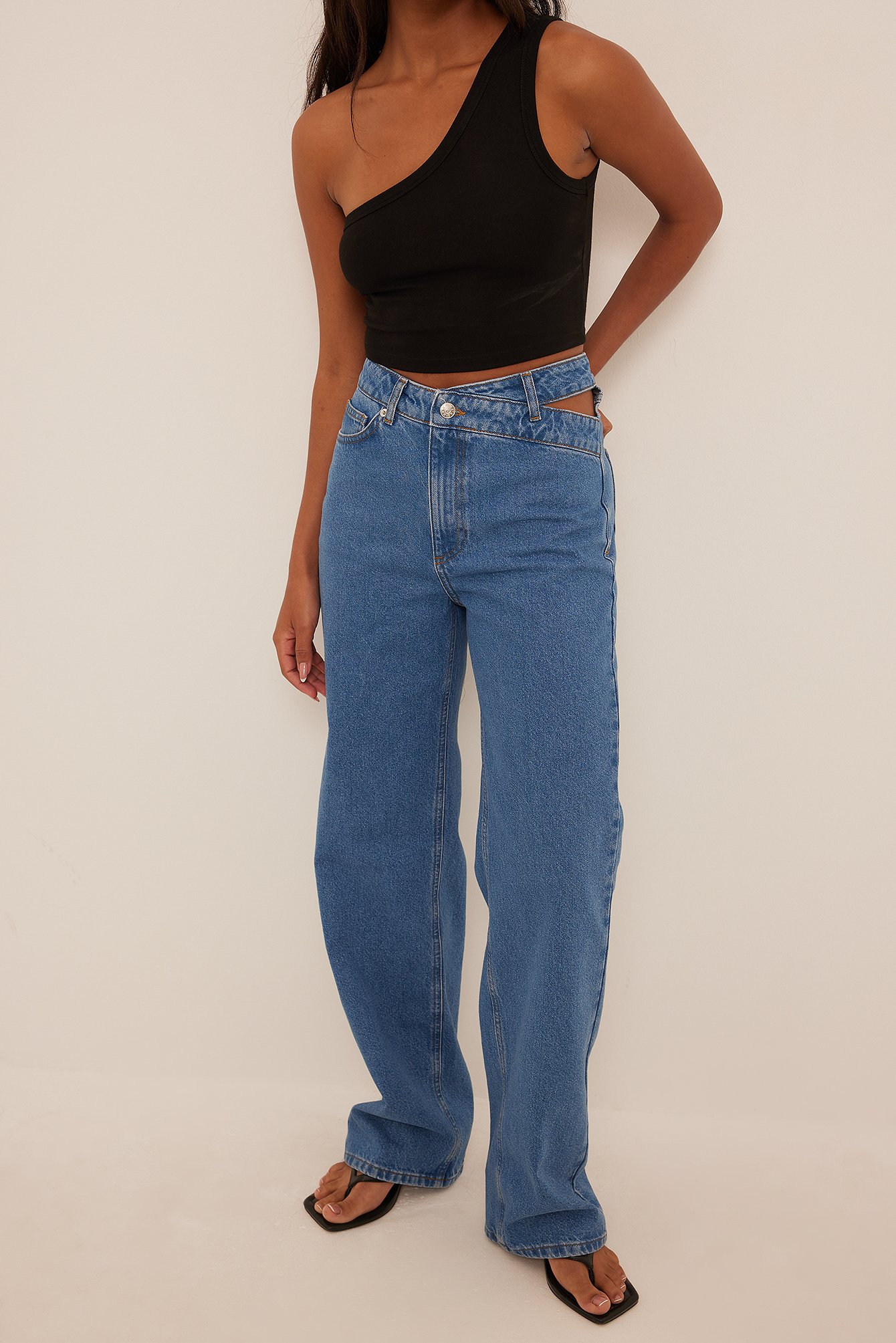 Area Denim Jeansshorts Mit Cut-out Und Kristallen in Blau Damen Bekleidung Jeans Jeans mit gerader Passform 