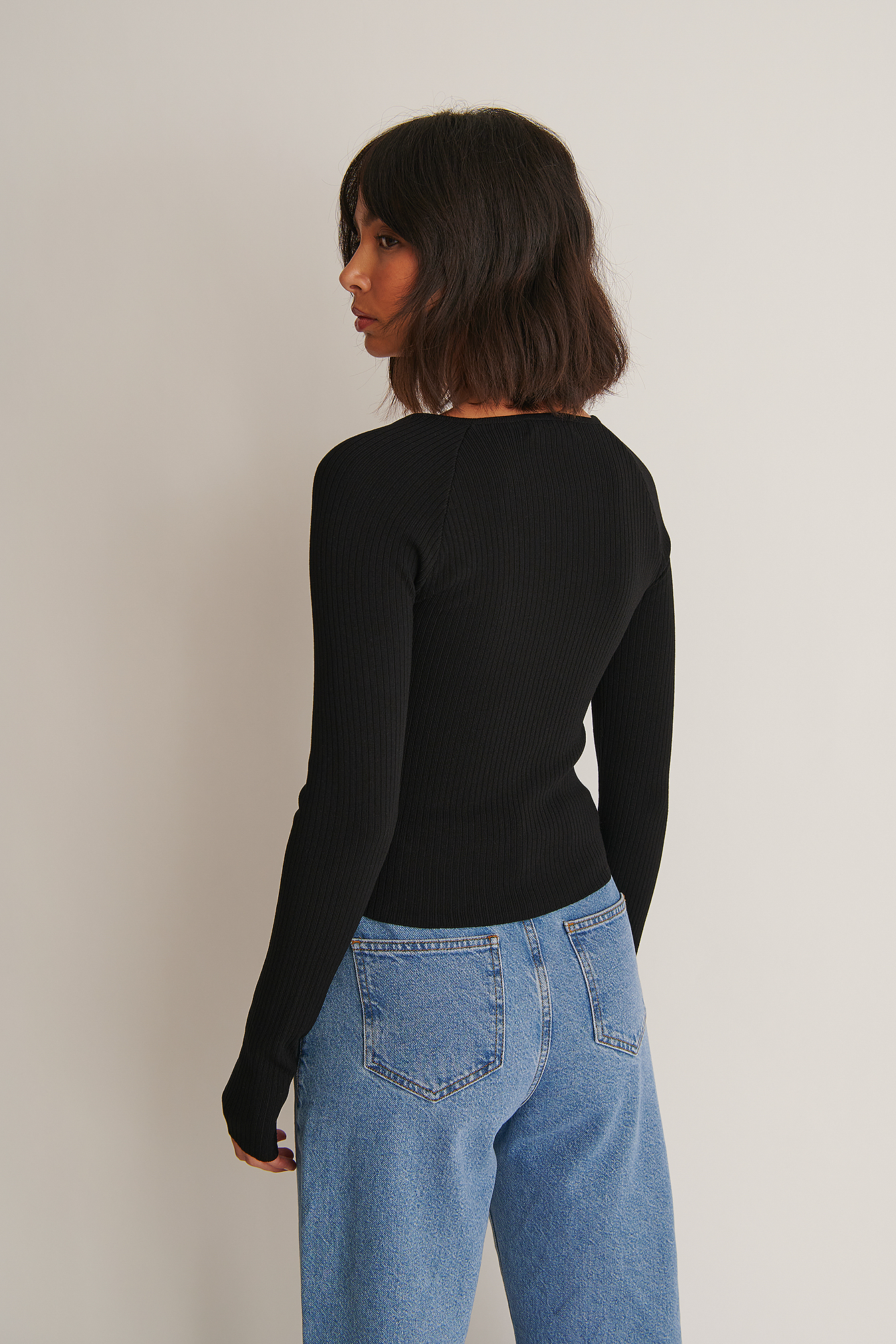 Deep Neck Long Sleeve Top Black | na-kd.com