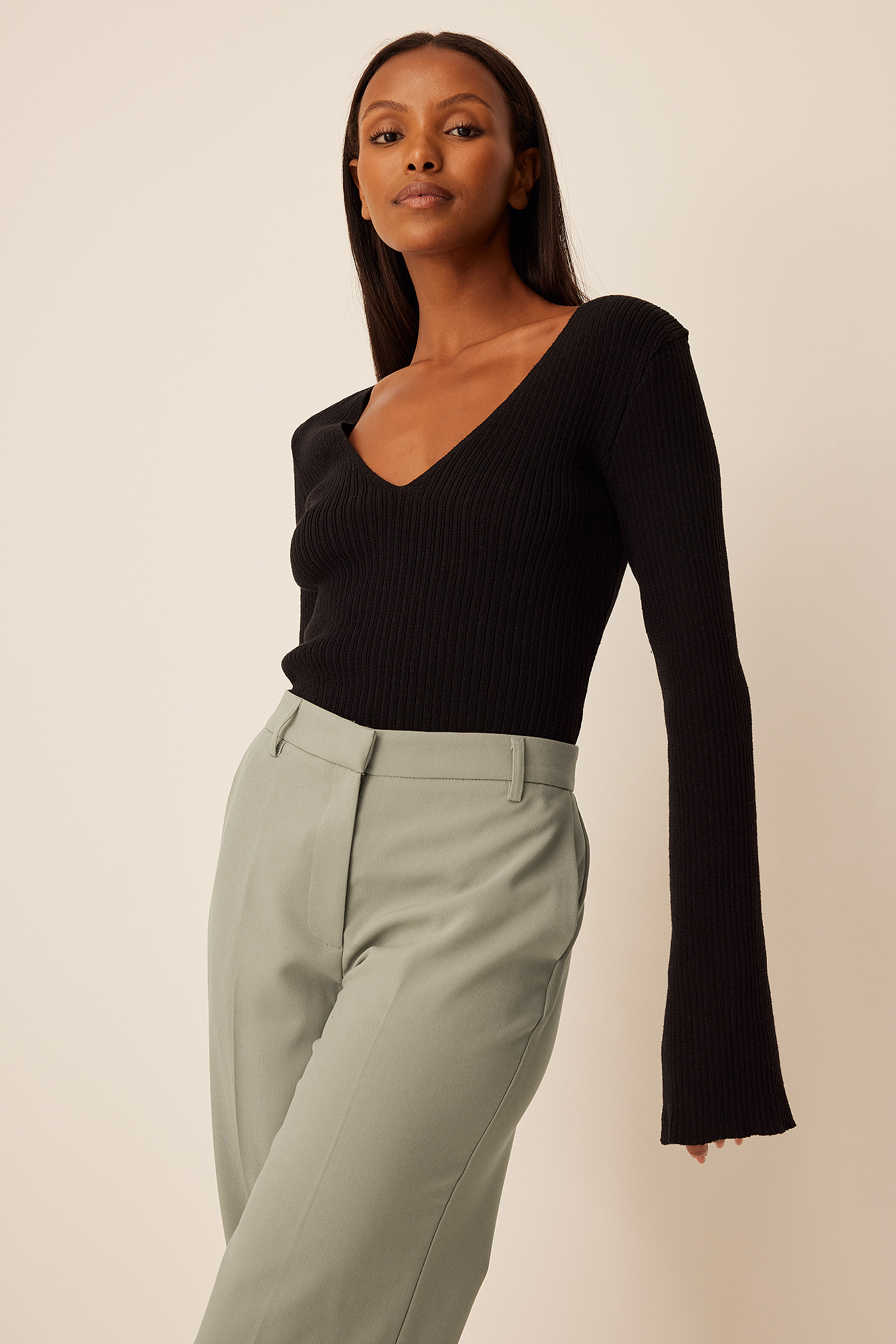 Deep Neck Ribbed Knitted Top Black NAKD